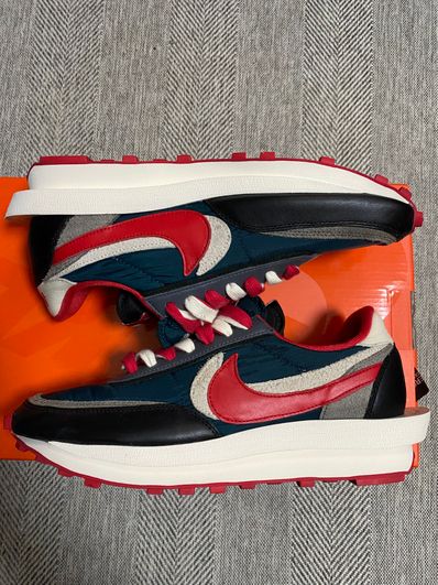 UNDERCOVER × sacai × Nike LD Waffle "Midnight Spruce/Pale Ivory-Dark Grey-University Red"