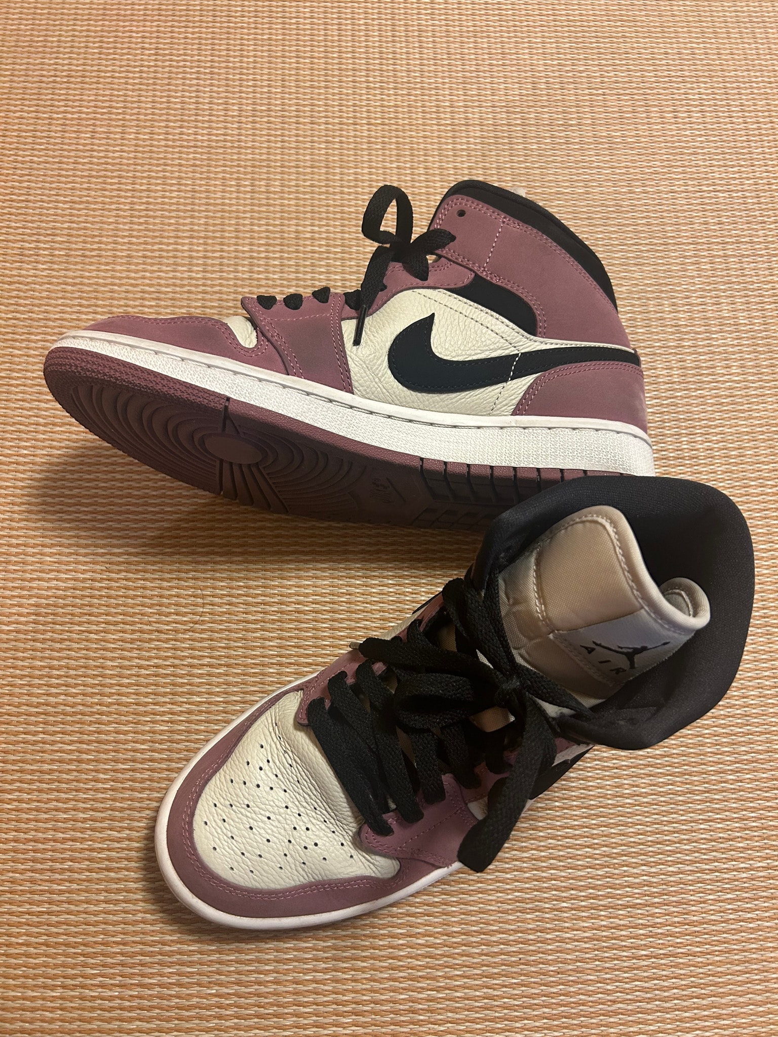 Nike Women's Air Jordan 1 Mid "Berry Pink"