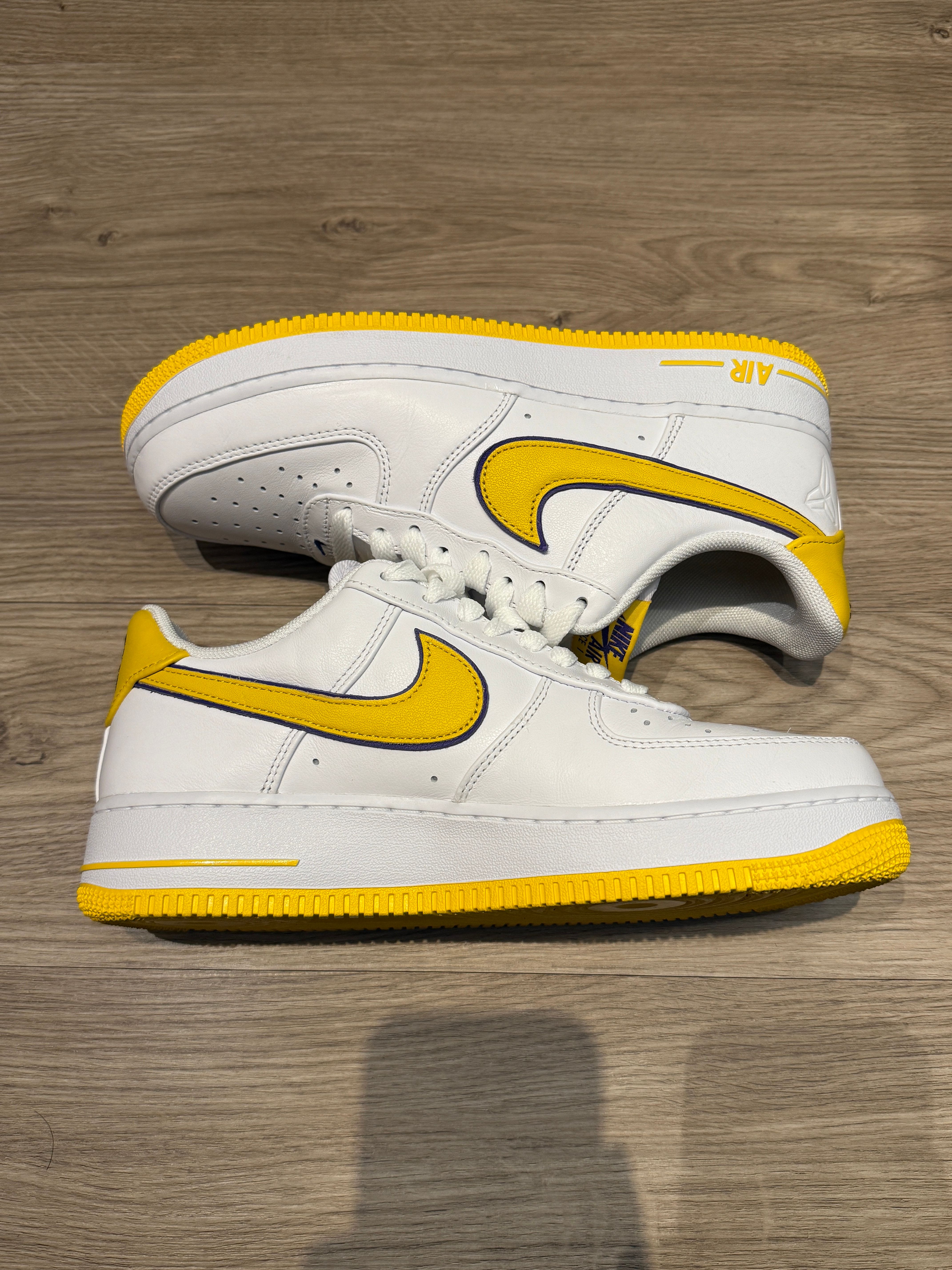 Kobe Bryant × Nike Air Force 1 Low Retro QS "Varsity Maize and Varsity Purple"