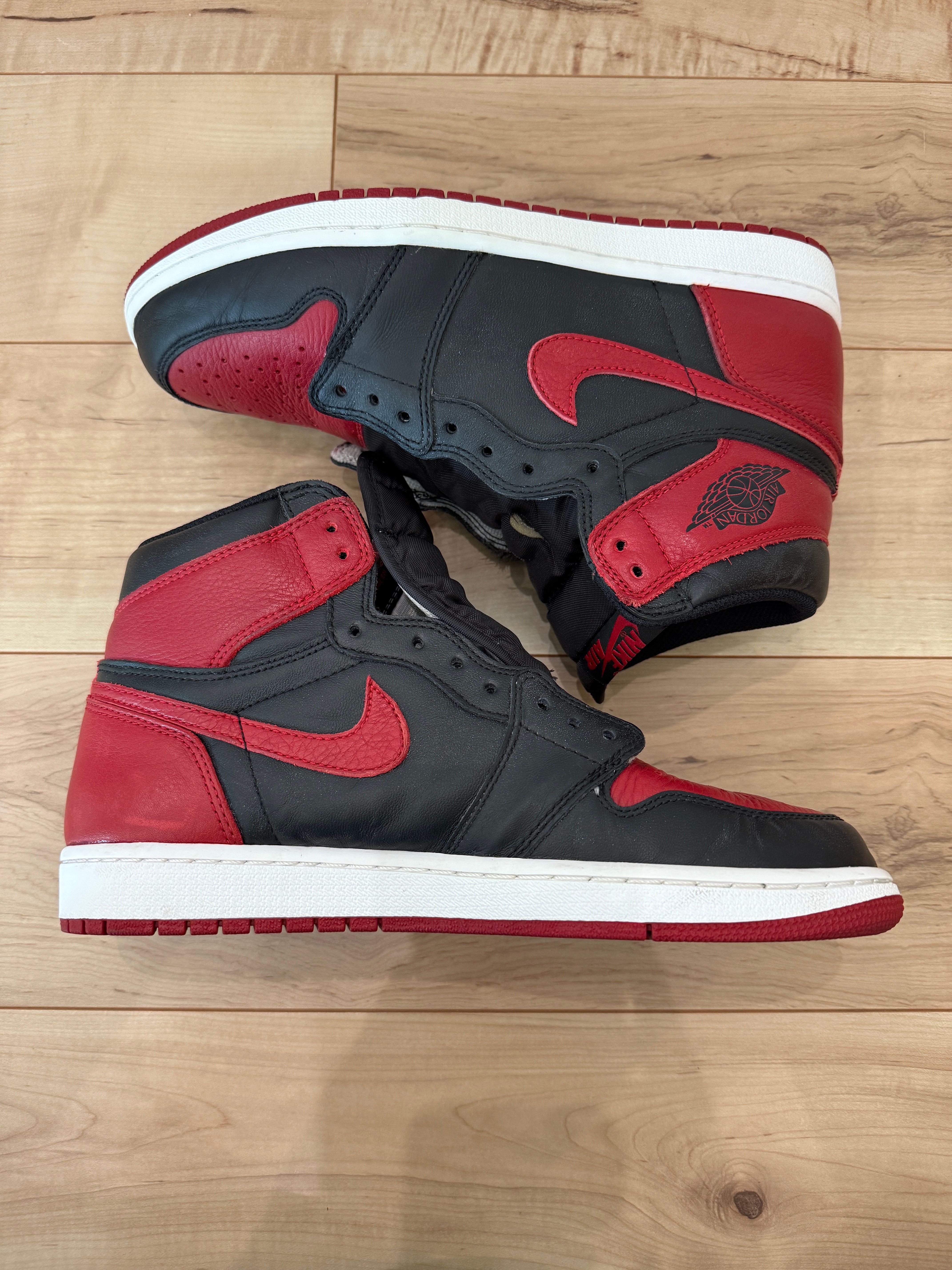 Nike Air Jordan 1 Retro High OG "Bred/Banned" (2016)