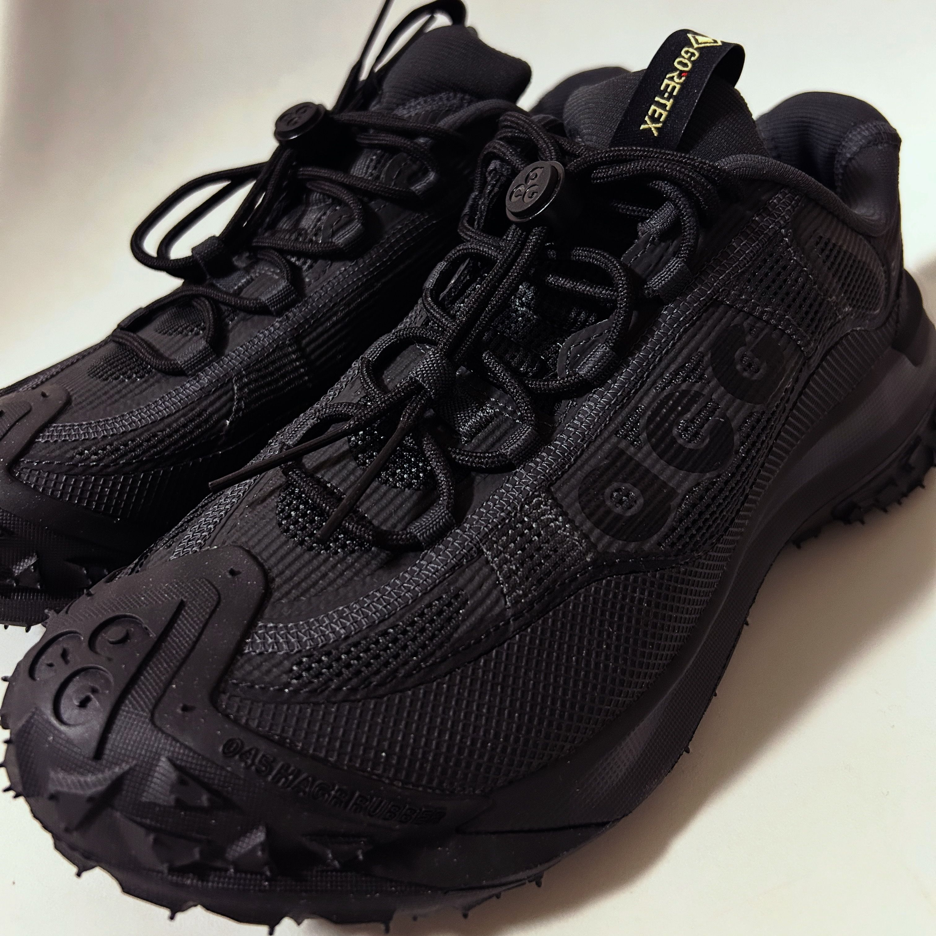 Nike ACG Mountain Fly 2 Low "Dark Smoke Grey"