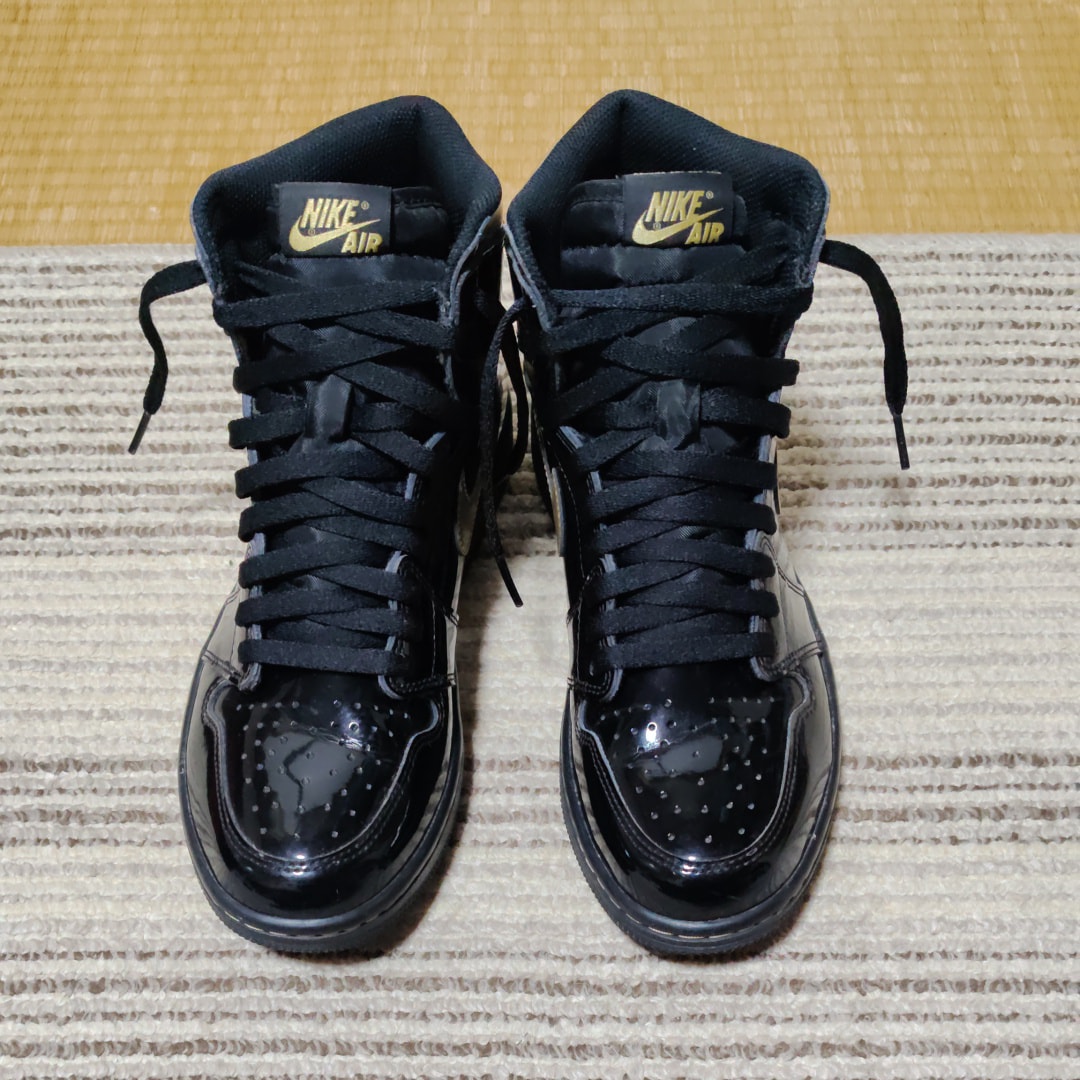 Nike Air Jordan 1 High OG "Black-Metalic Gold"