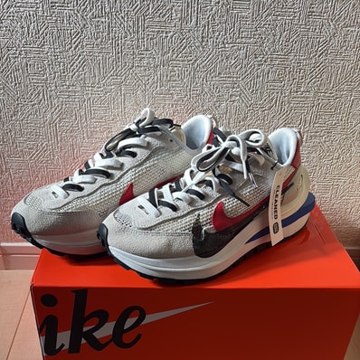 sacai × Nike Vapor Waffle "Royal Fuchsia"