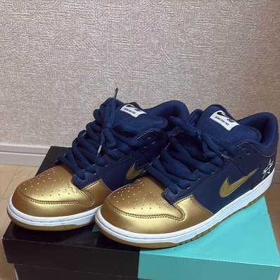 Supreme × Nike SB Dunk Low OG QS "Metallic Gold/Navy"