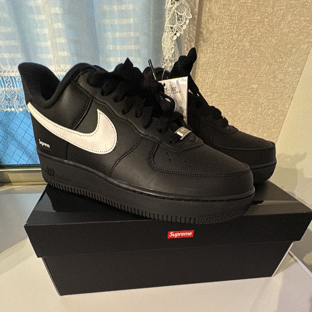 Supreme × Nike Air Force 1 Low "Black/White"