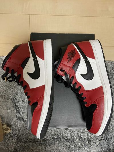 Nike Air Jordan 1 Mid "Chicago Black Toe"