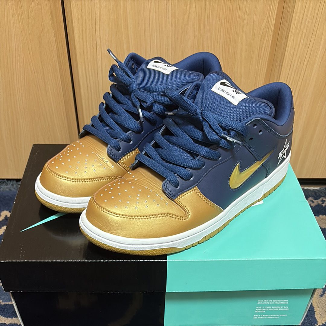 Supreme × Nike SB Dunk Low OG QS "Metallic Gold/Navy"