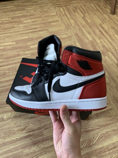 Nike Women's Air Jordan 1 Retro High "Satin Black Toe"