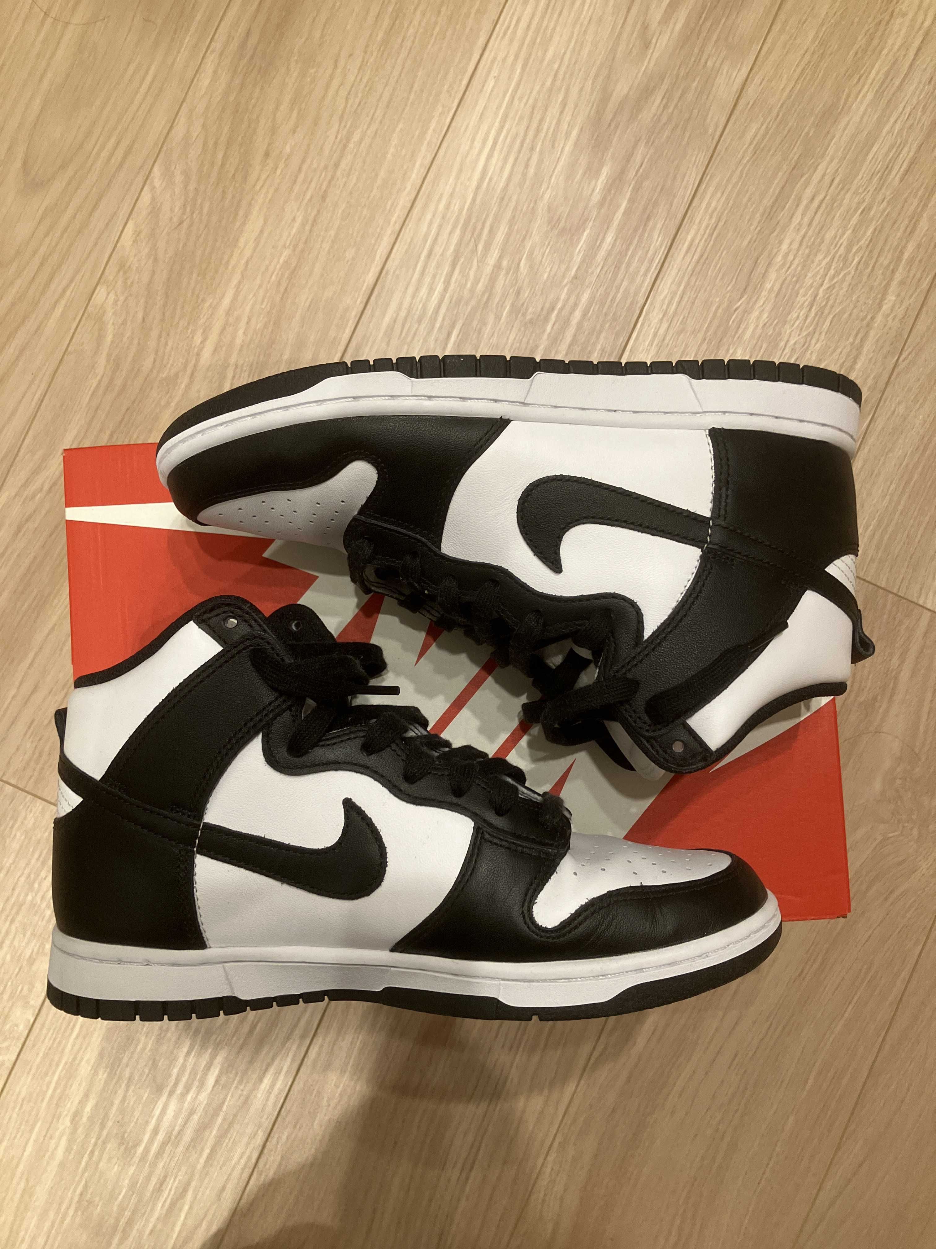 Nike Dunk High "Black and White"