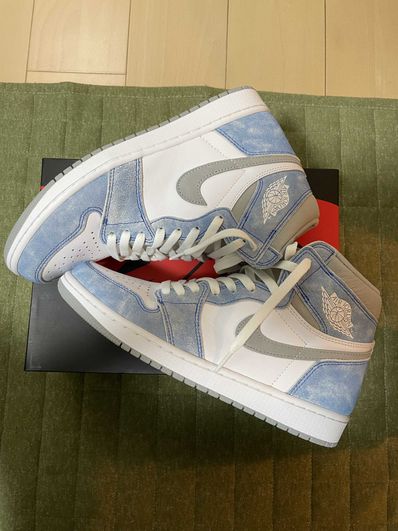 Nike Air Jordan 1 High OG "Hyper Royal"