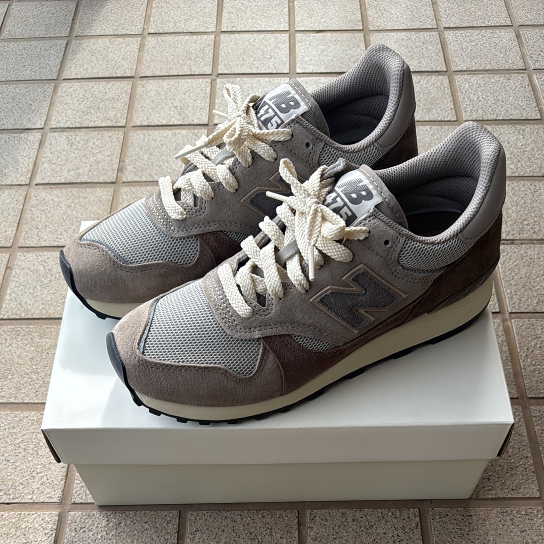 AURALEE × New Balance 475 "Vintage Grey"
