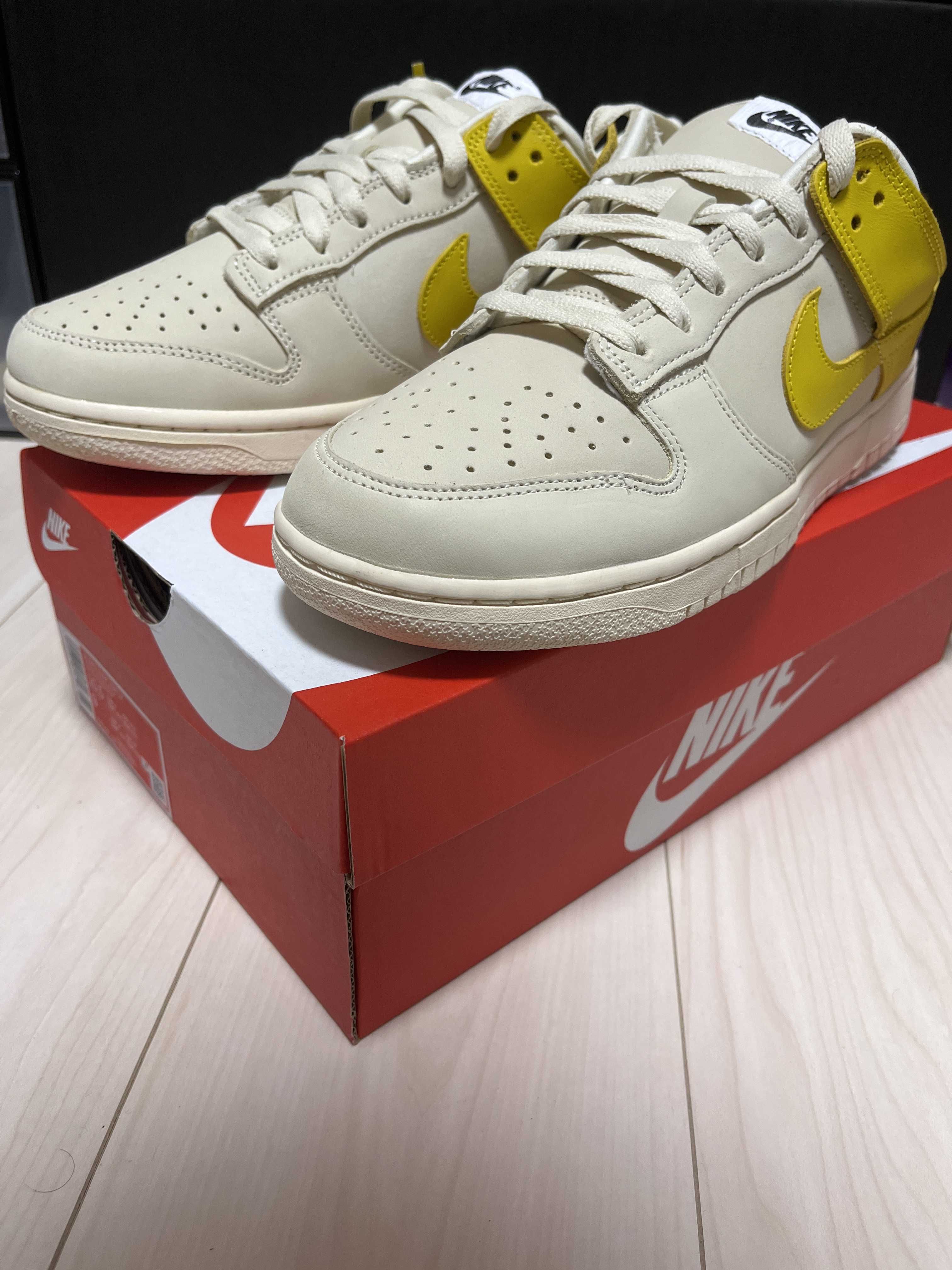 Nike Women's Dunk Low "Banana"