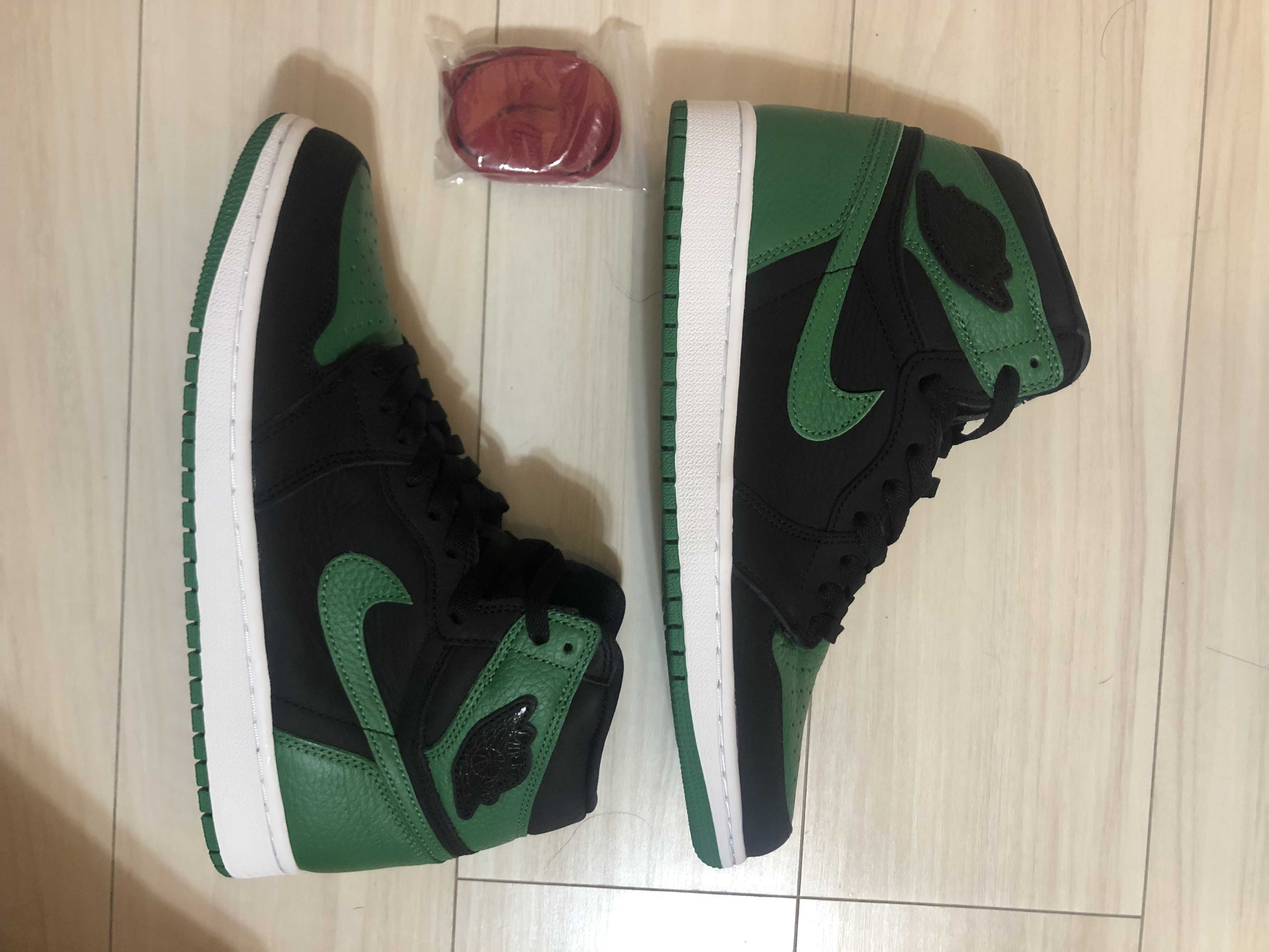 Nike Air Jordan 1 Retro High OG "Black/Pine Green" (2020)