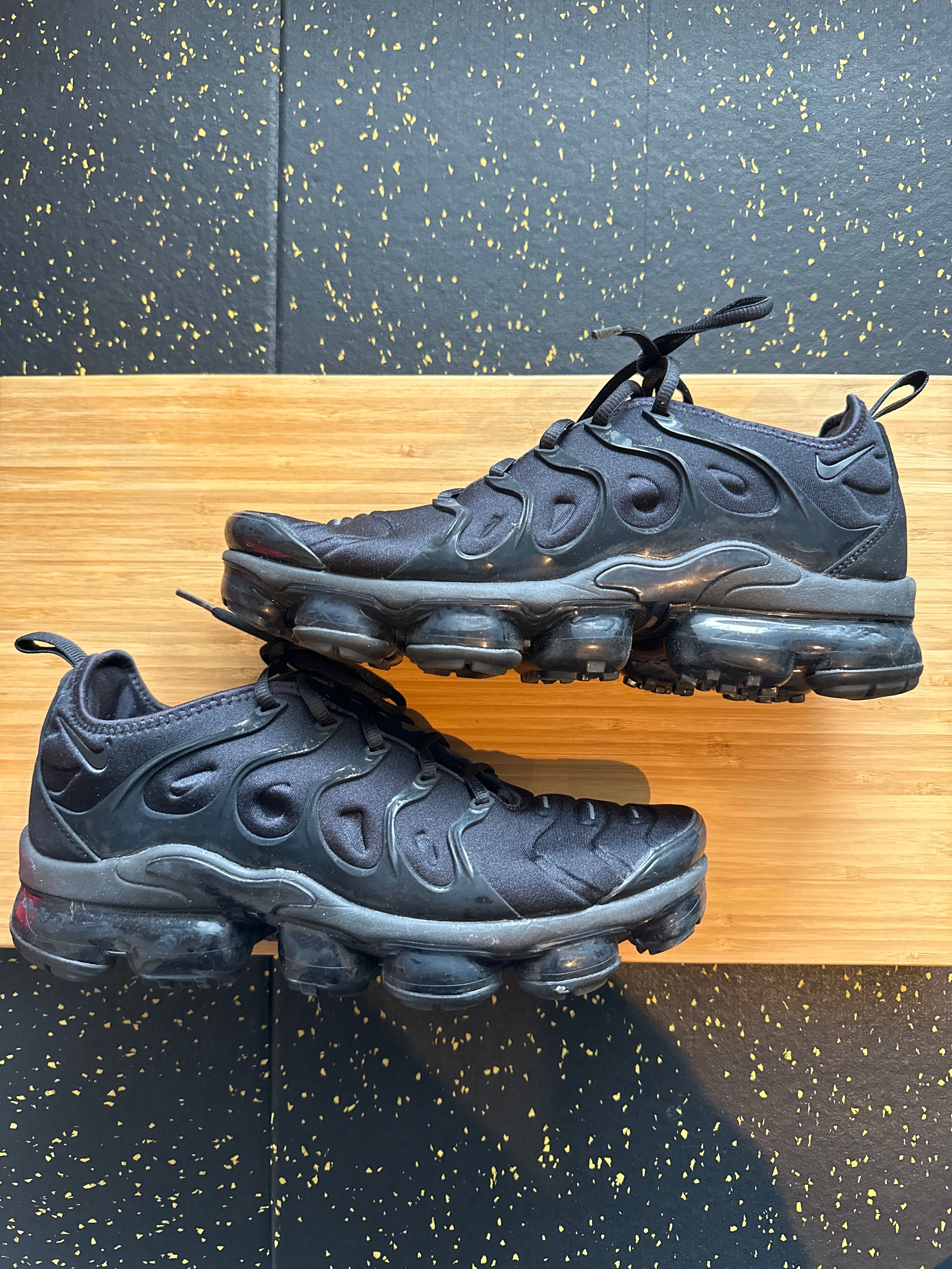 Nike Air Vapormax Plus "Triple Black" (2018)