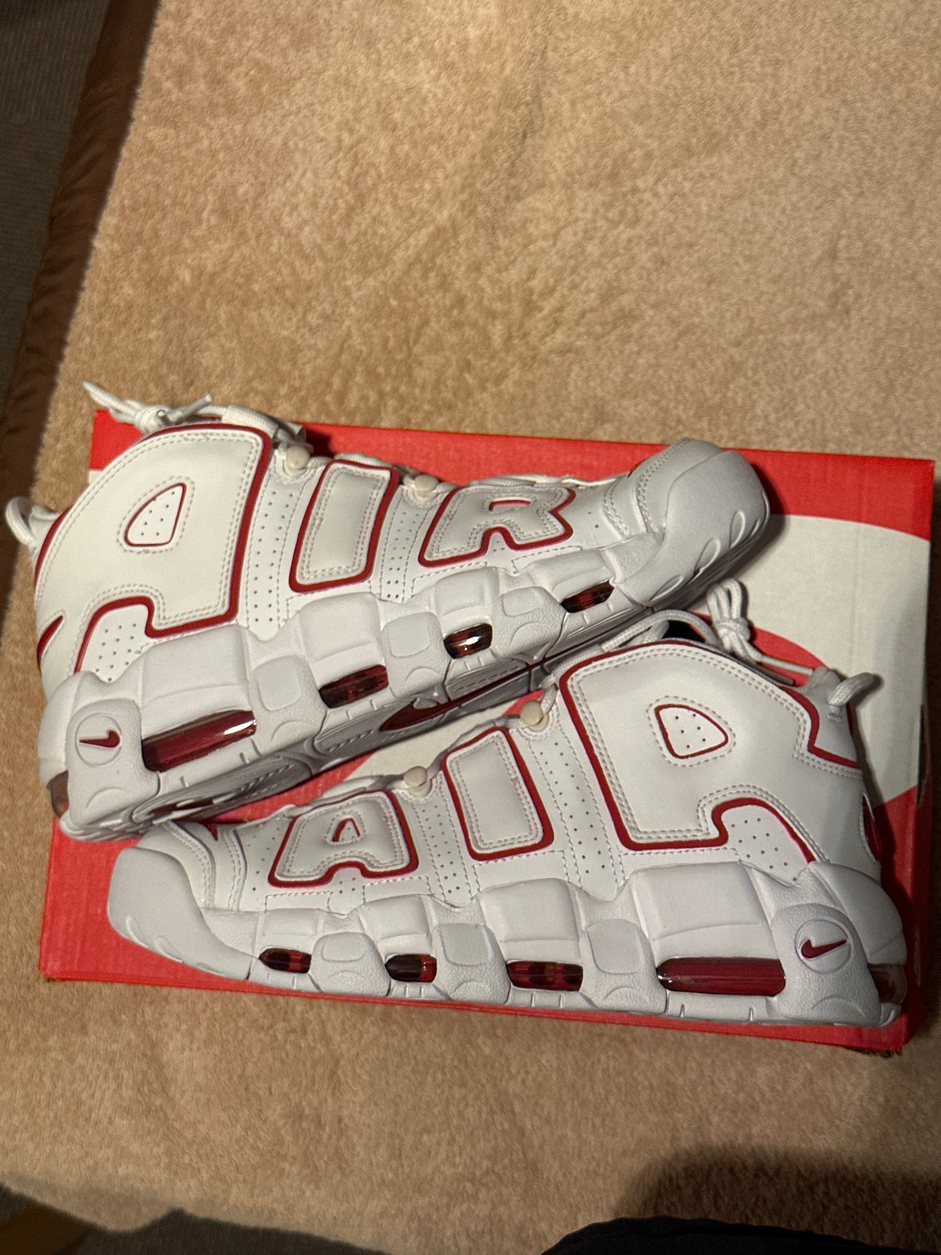 NIKE AIR MORE UPTEMPO "WHITE/VARSITY RED" (2021)