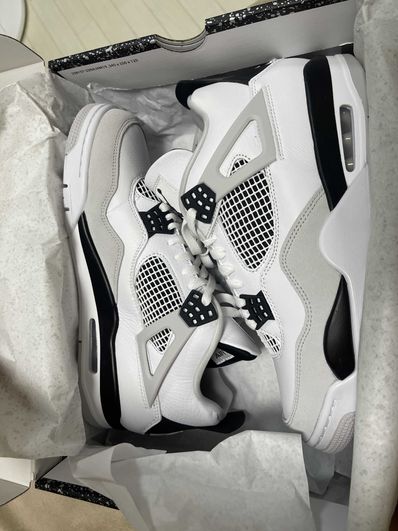 Nike Air Jordan 4 "Military Black"