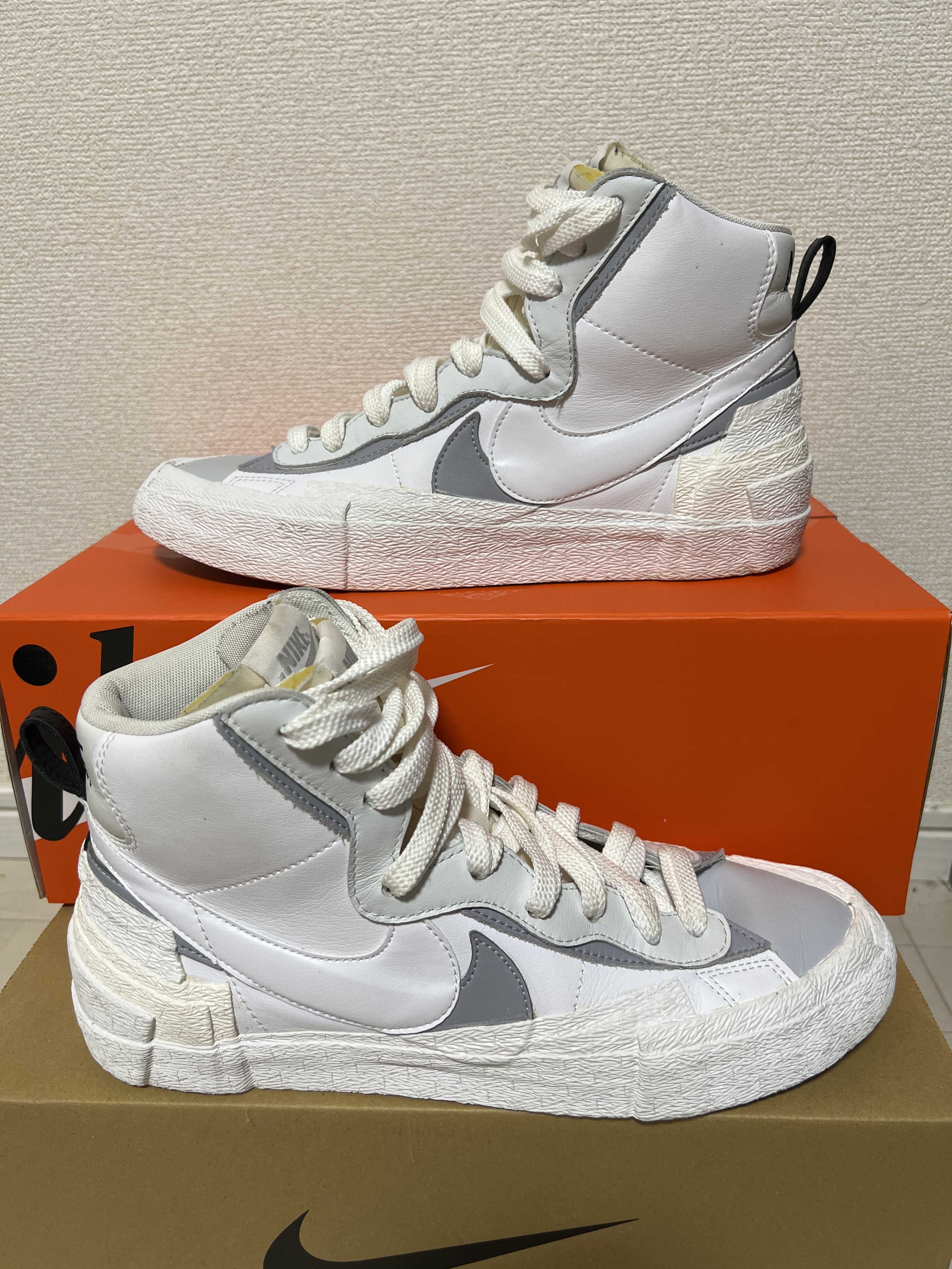 sacai × NIKE BLAZER MID "WHITE/WOLF GREY"