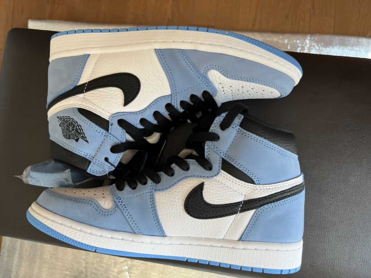 Nike Air Jordan 1 High OG "University Blue"