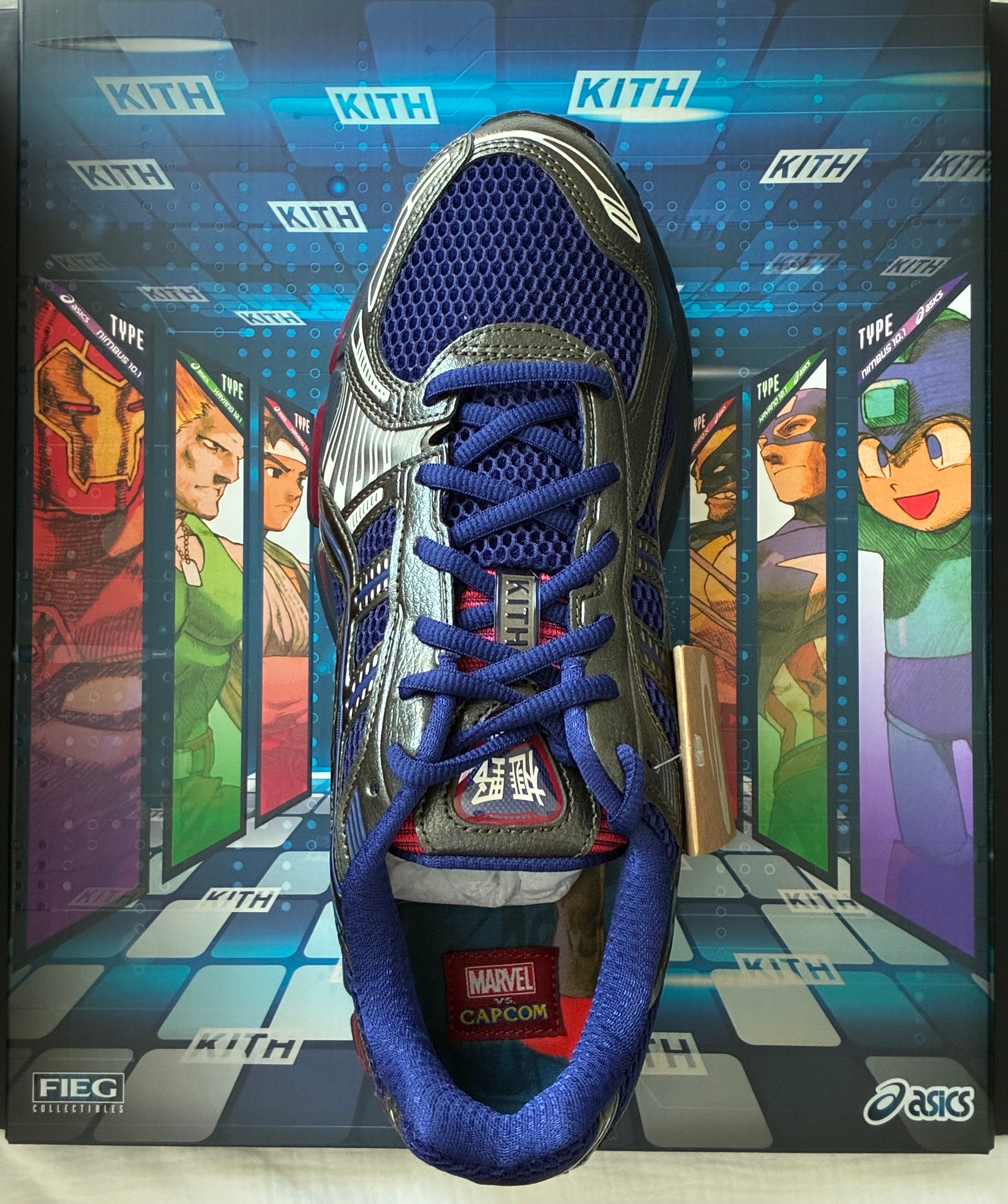 キス × マーベルvsカプコン × アシックス ゲルカヤノ12.1 ダブルボックス "キャプテンアメリカ vs ガイル"