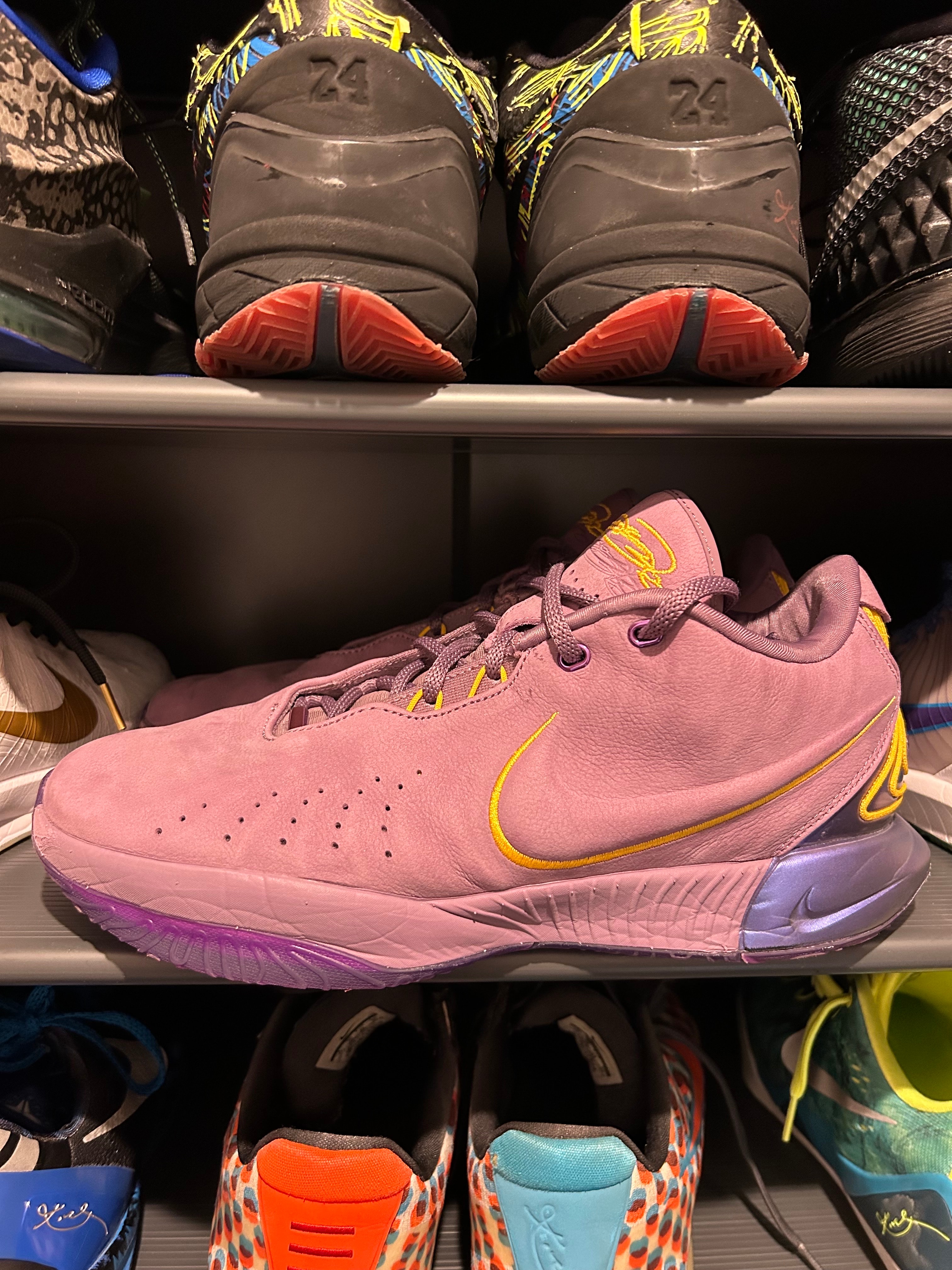 Nike LeBron 21 "Purple Rain"