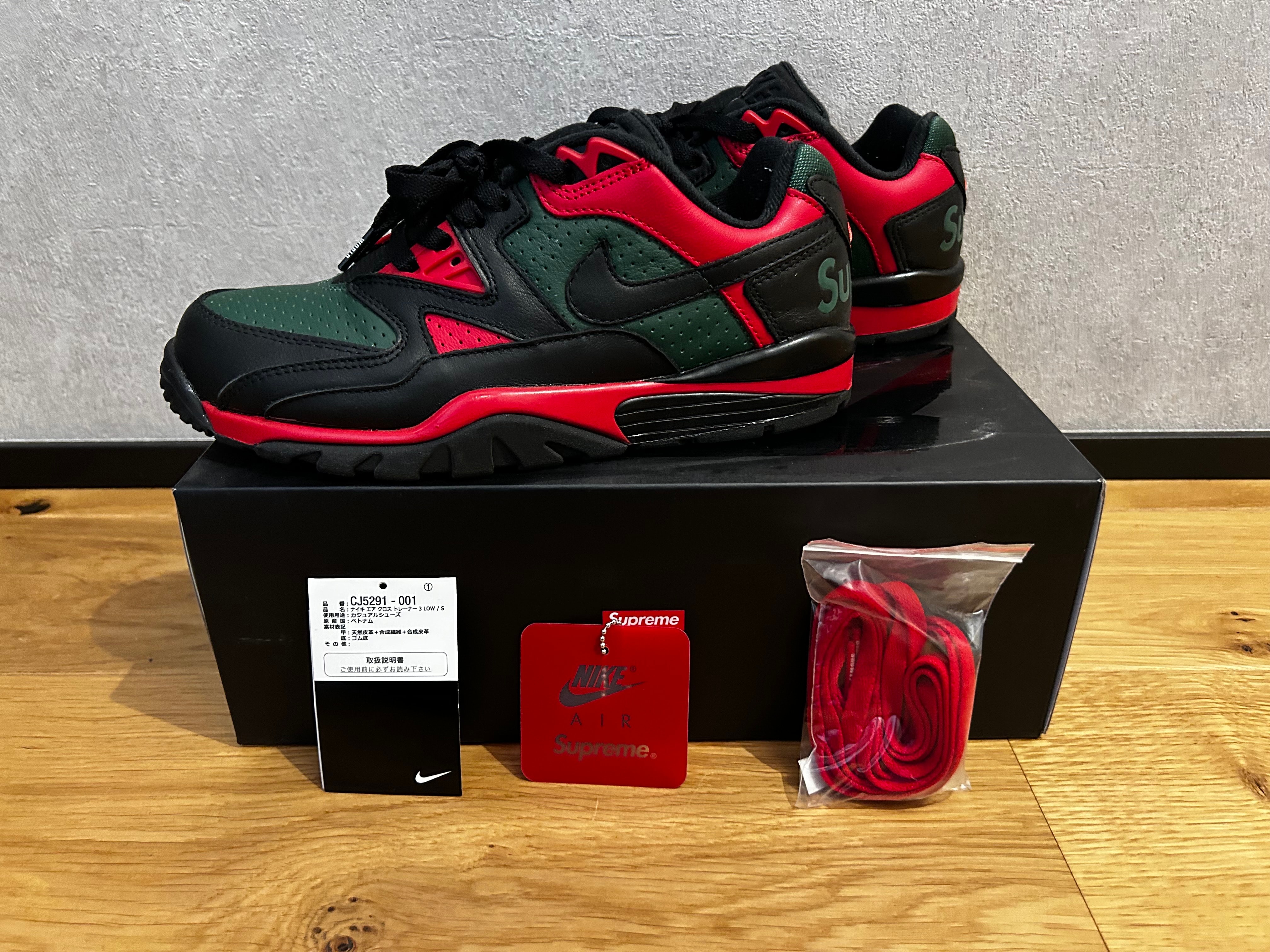 シュプリーム × ナイキ エアクロストレーナー3 ロー "ブラック"