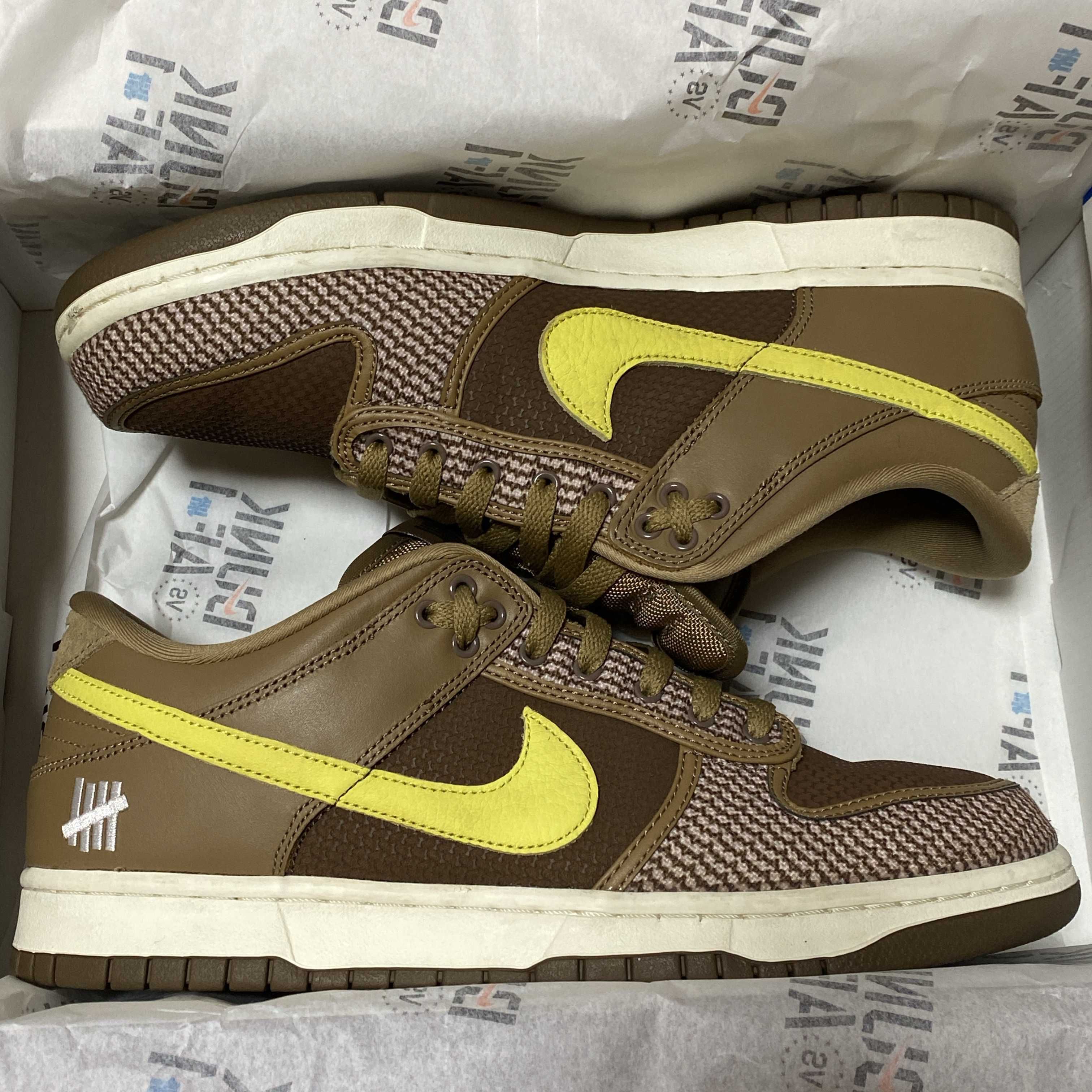 UNDEFEATED × Nike Dunk Low SP "Canteen/Lemon Frost/Palomino"