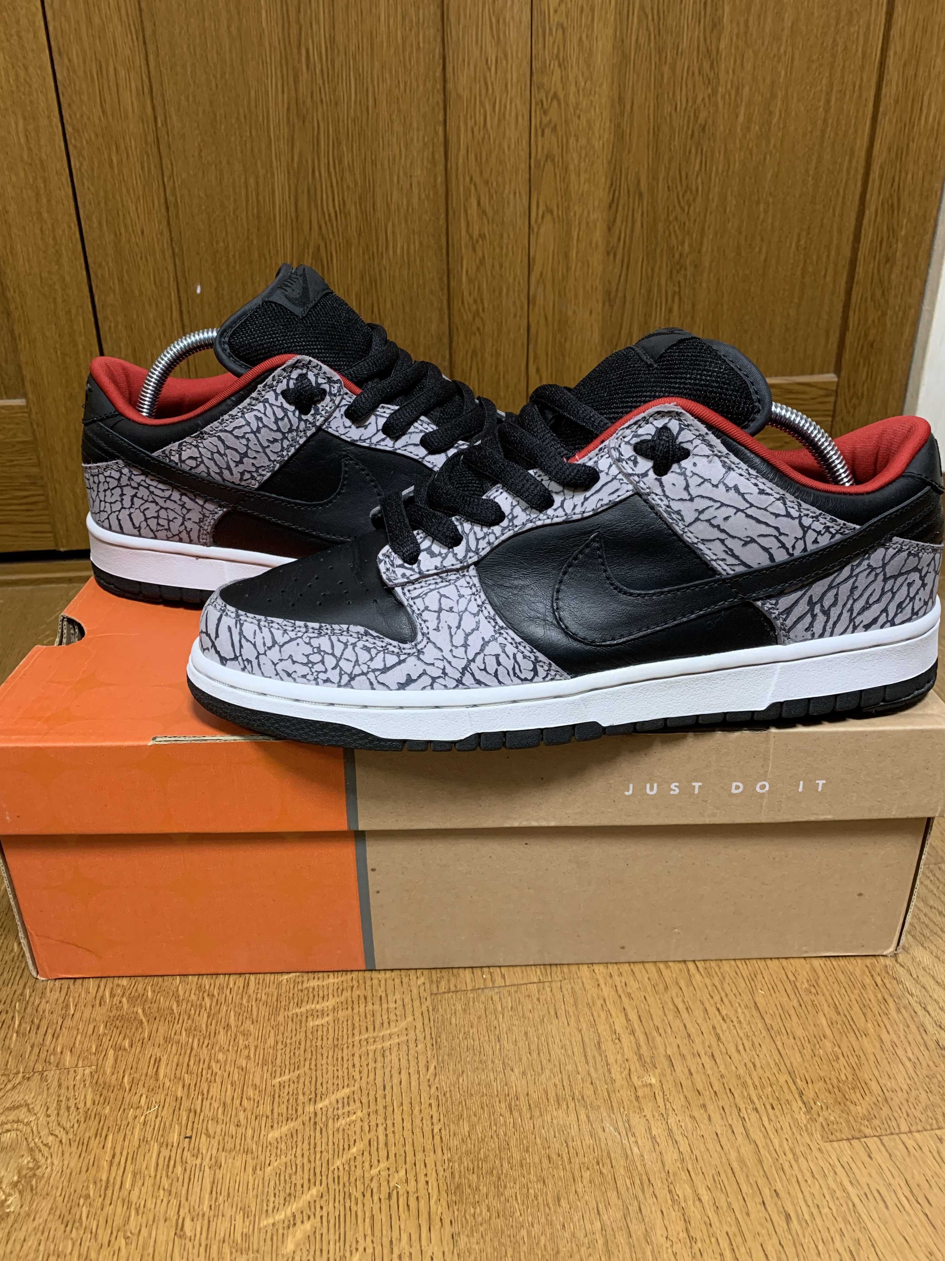 Supreme × Nike SB Dunk Low "Black Cement/Safari" (2002)
