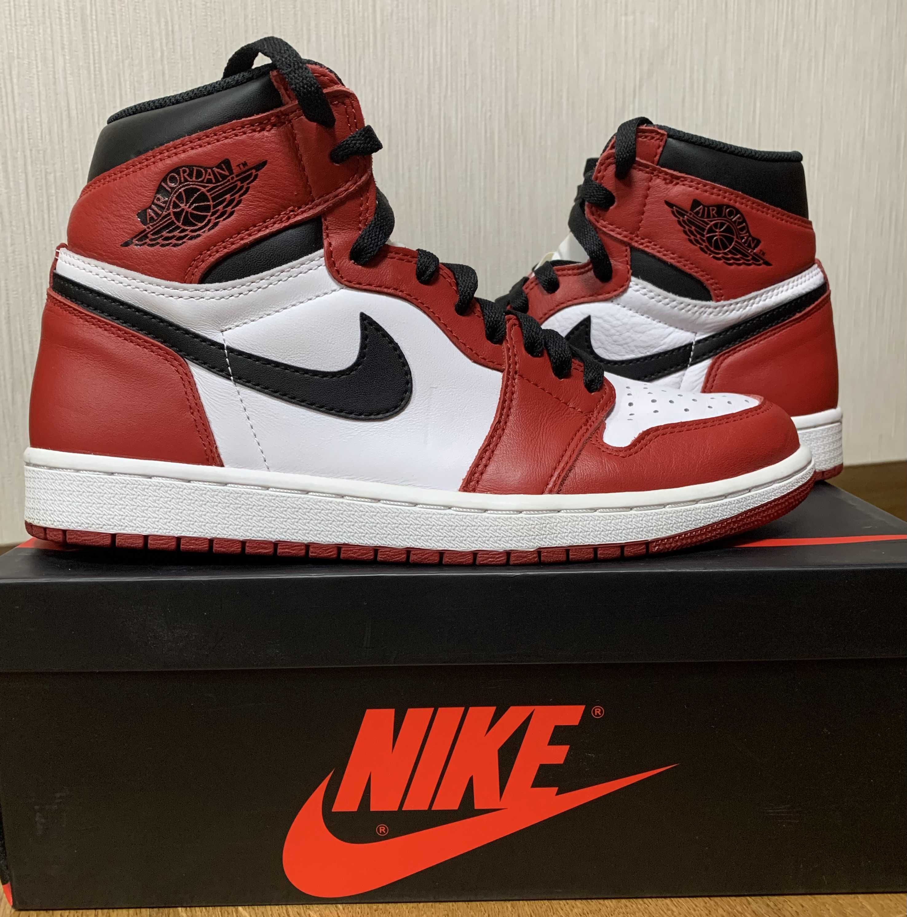 Nike Air Jordan 1 Retro High "Chicago" (2015)