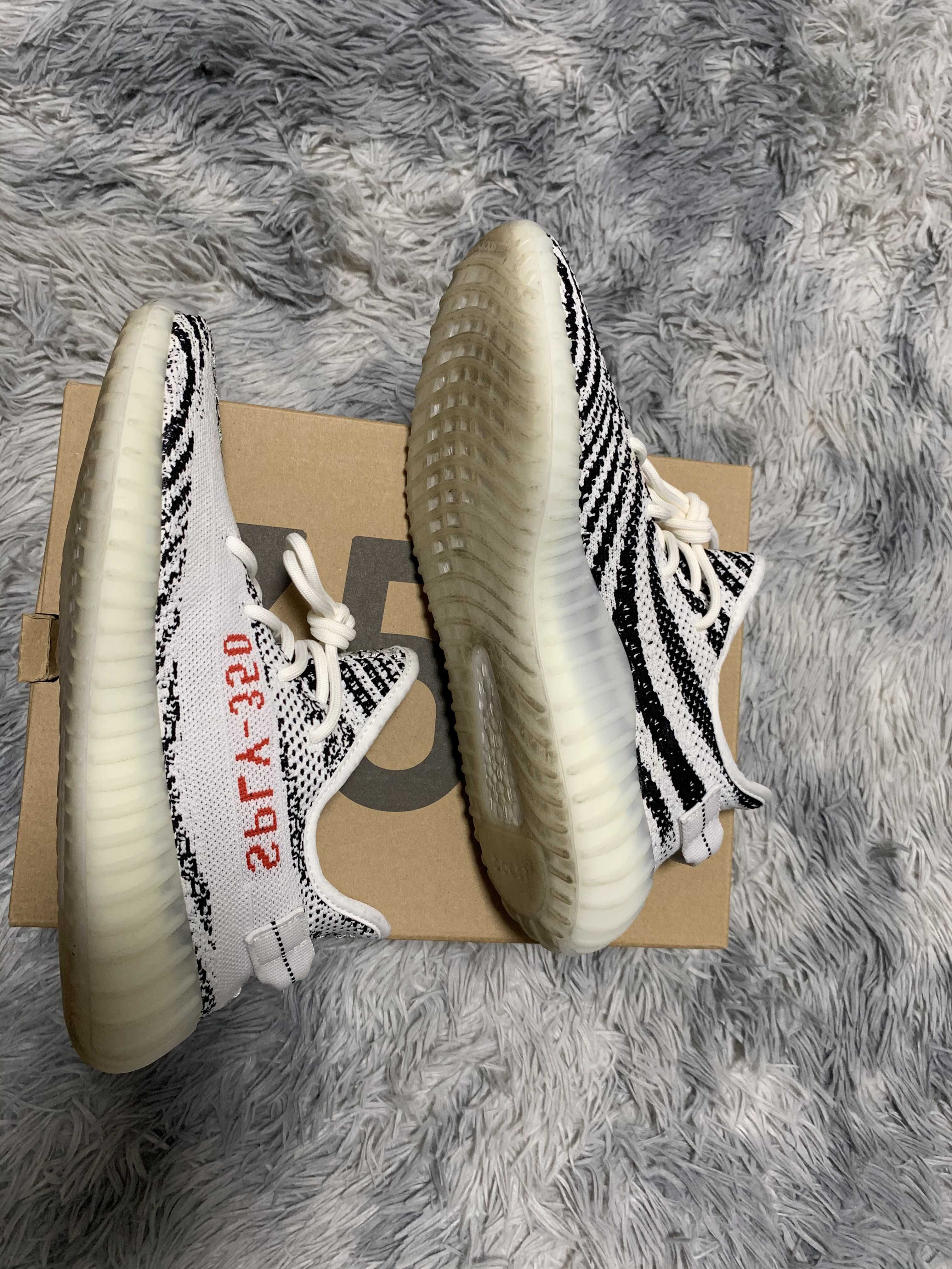 adidas YEEZY Boost 350 V2 "Zebra"