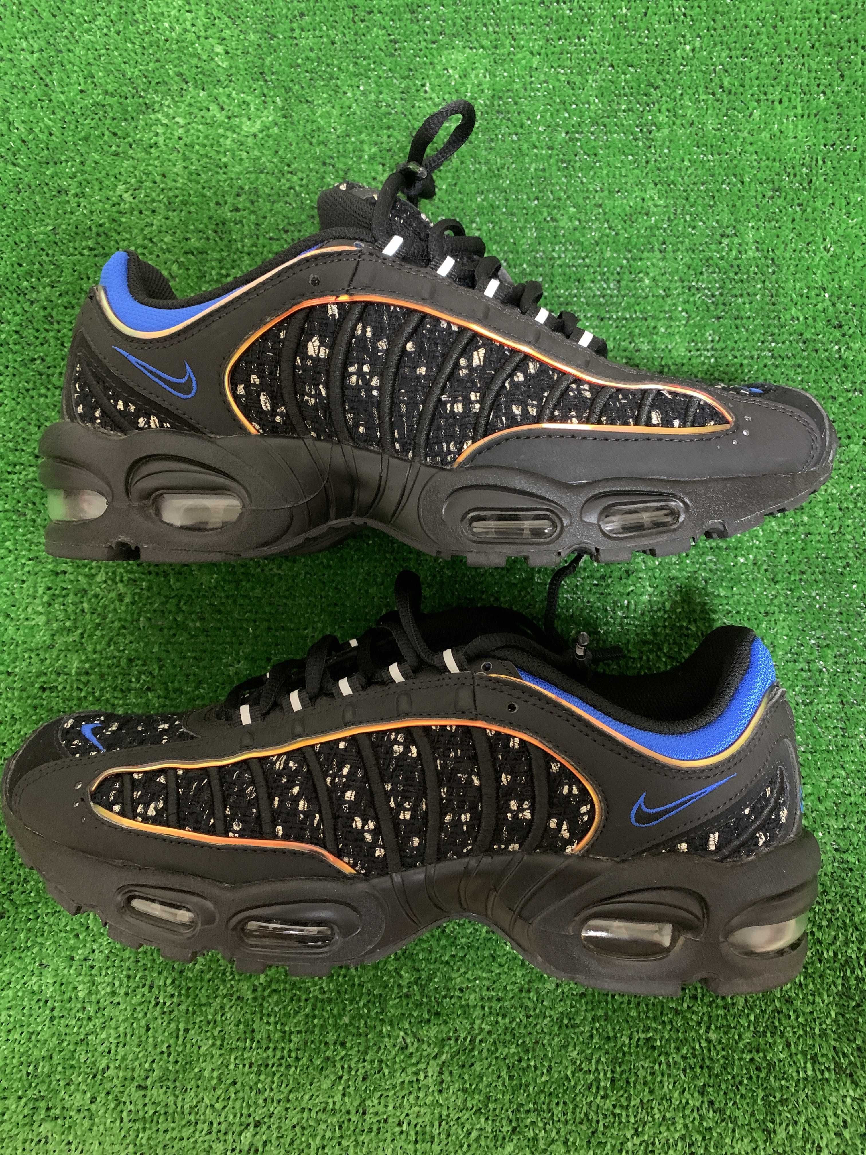 Supreme × Nike Air Max Tailwind 4 "Black"
