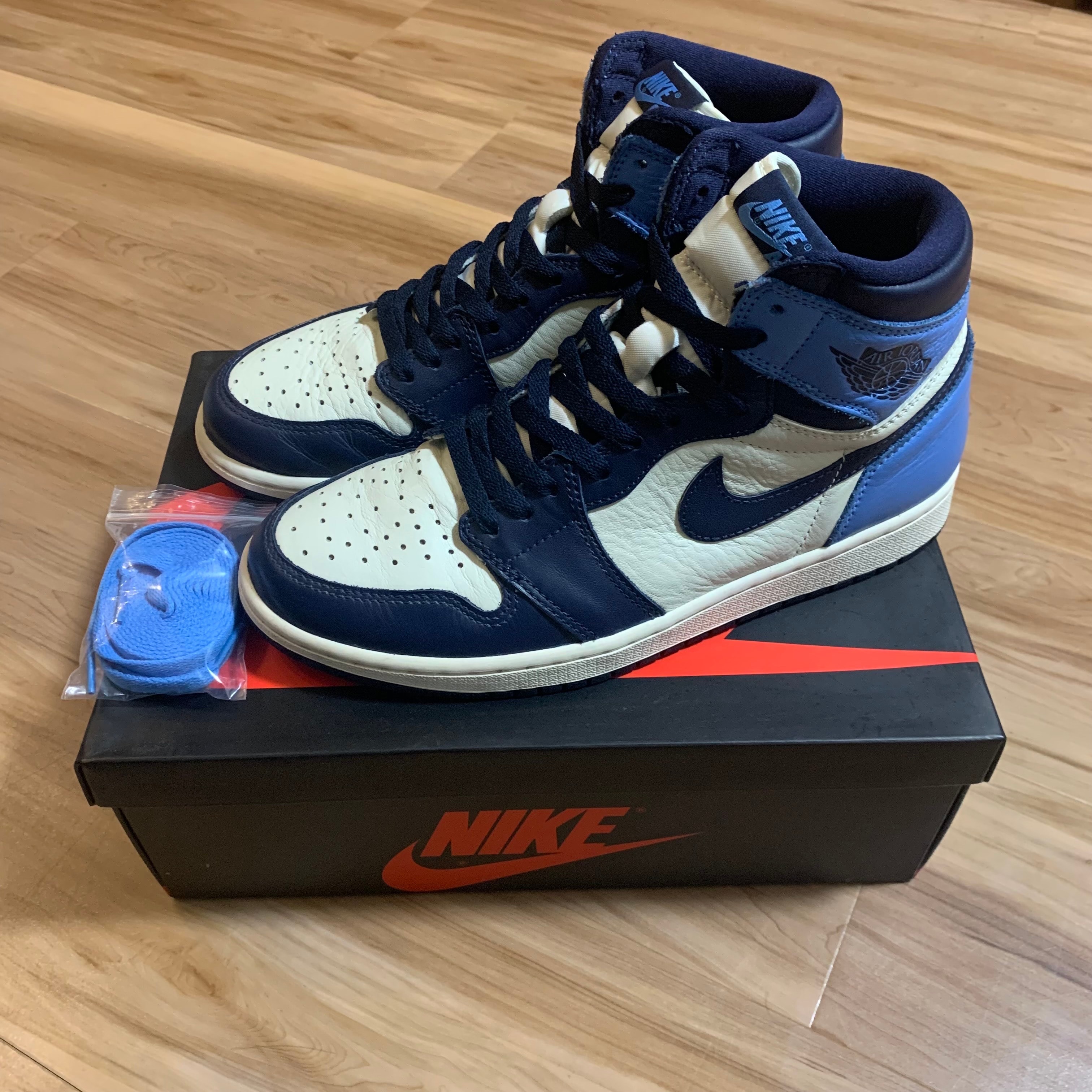 Nike Air Jordan 1 Retro High OG "Obsidian/University Blue"