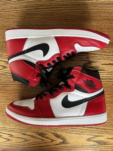 Nike Air Jordan 1 Retro High "Chicago" (2015)