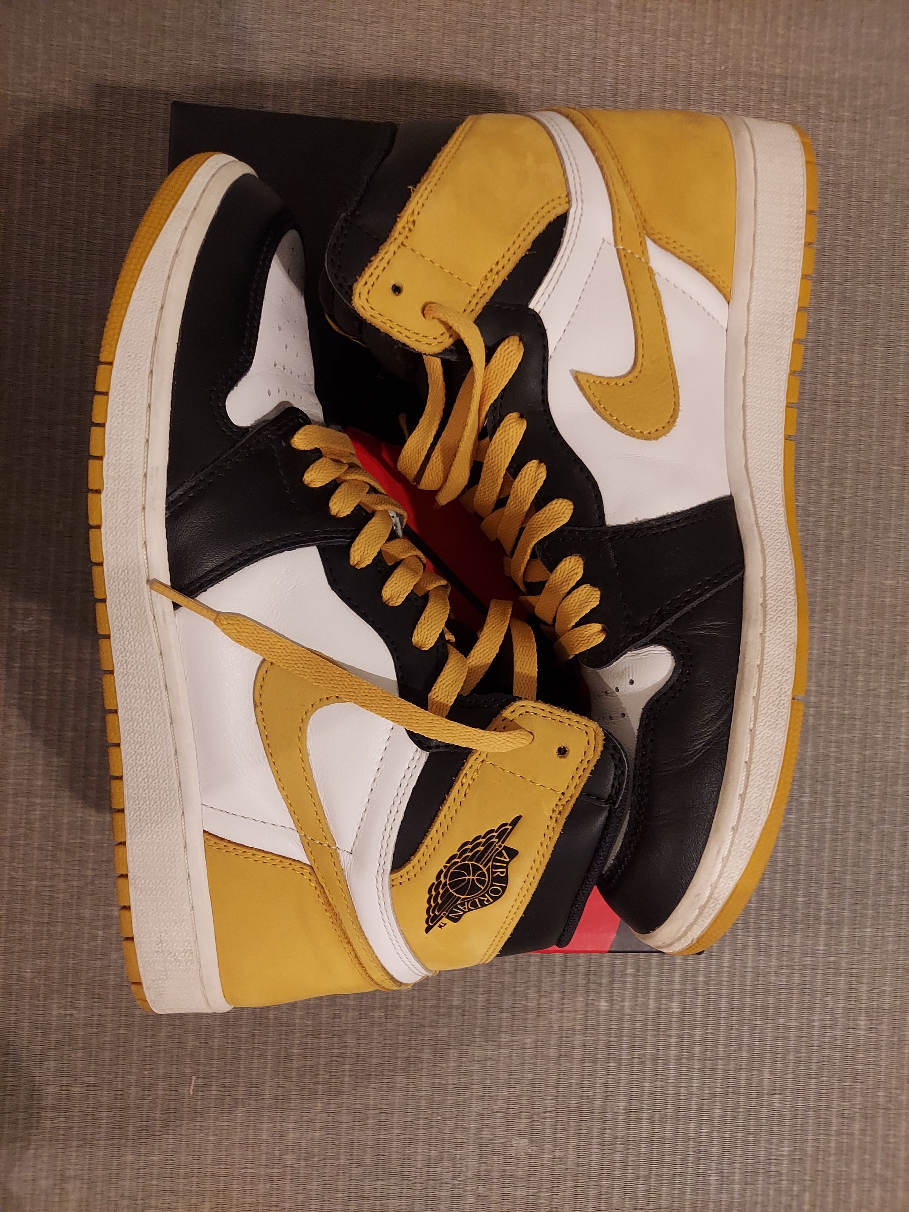 Nike Air Jordan 1 Retro High OG "Black Toe/Yellow Ochre"