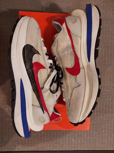 sacai × Nike Vapor Waffle "Royal Fuchsia"