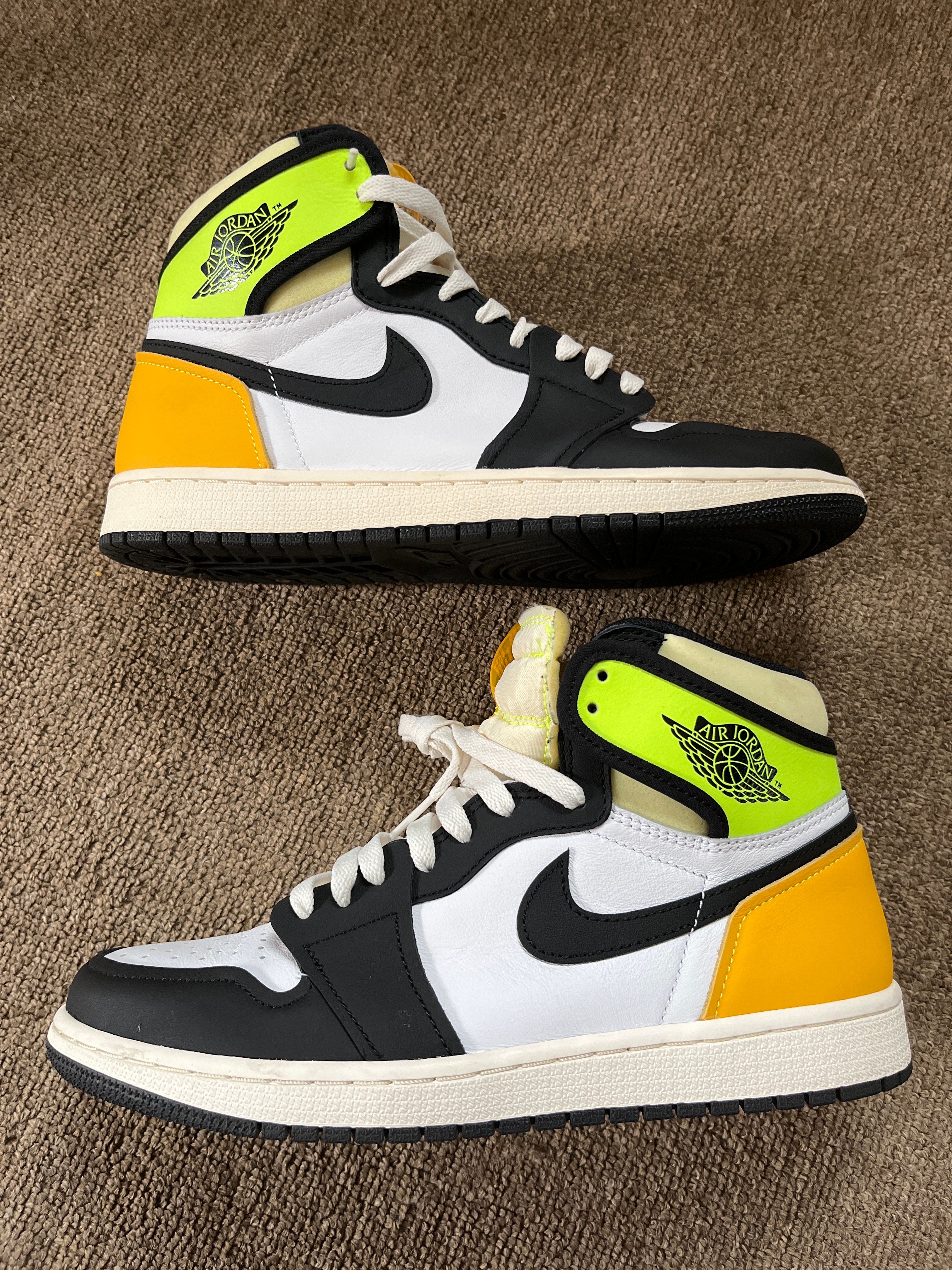 Nike Air Jordan 1 High OG "Volt Gold"