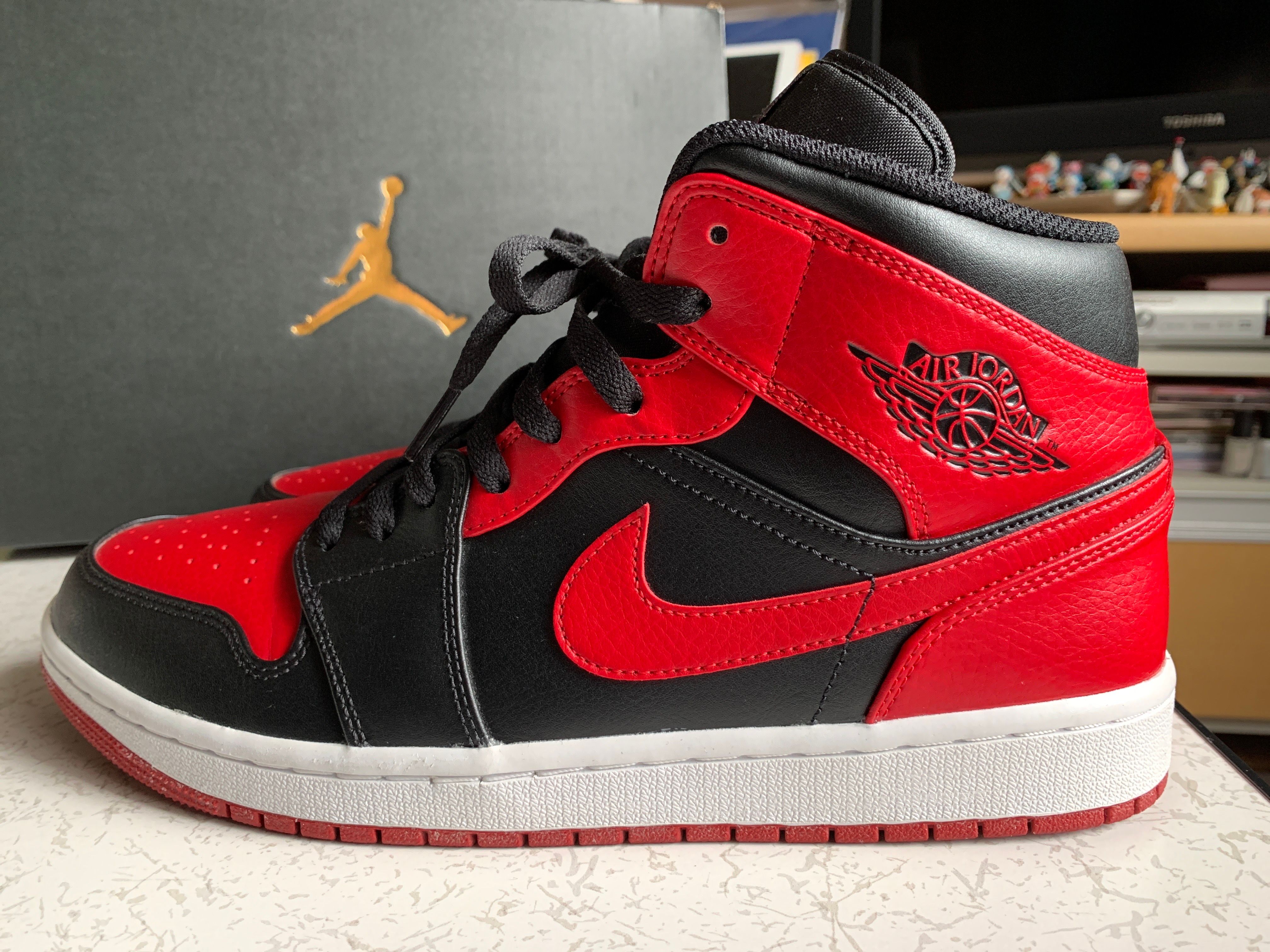 Nike Air Jordan 1 Mid "Bred"