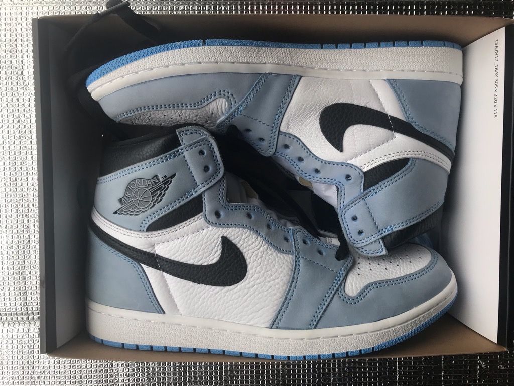 Nike Air Jordan 1 High OG "University Blue"