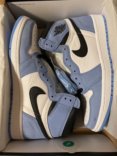 Nike Air Jordan 1 High OG "University Blue"