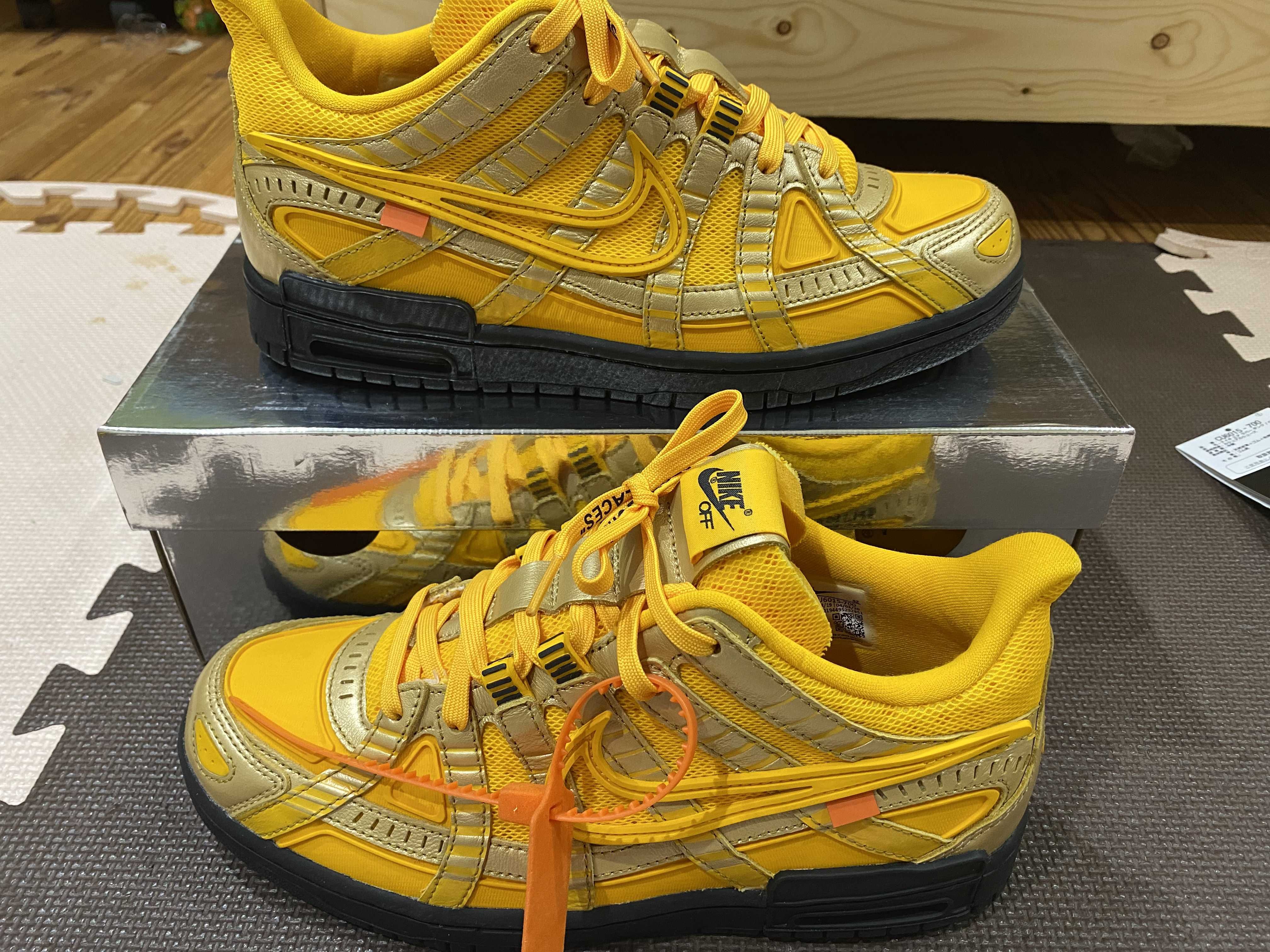 Off-White × Nike Air Rubber Dunk "University Gold" 