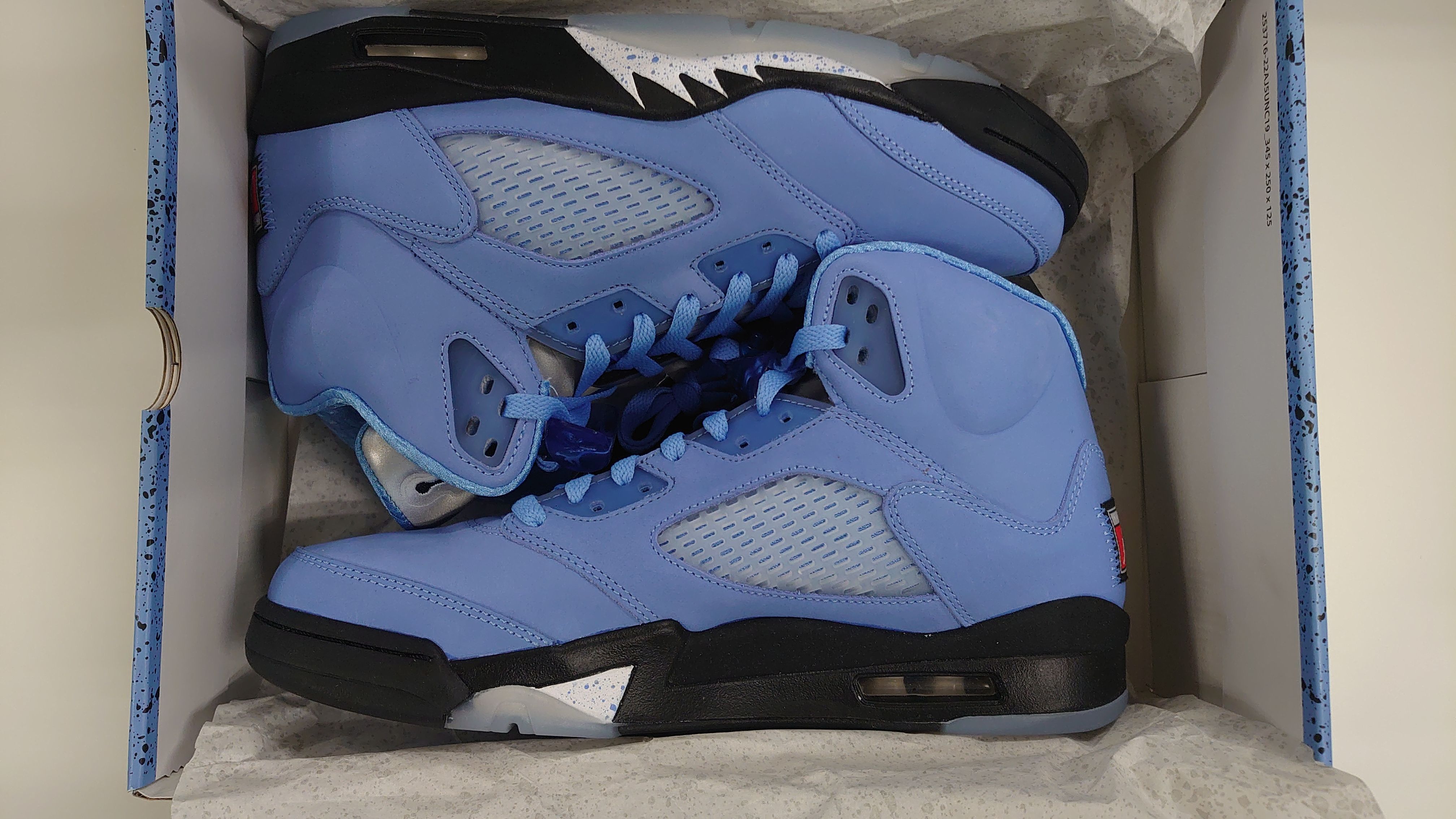Nike Air Jordan 5 Retro SE "University Blue"