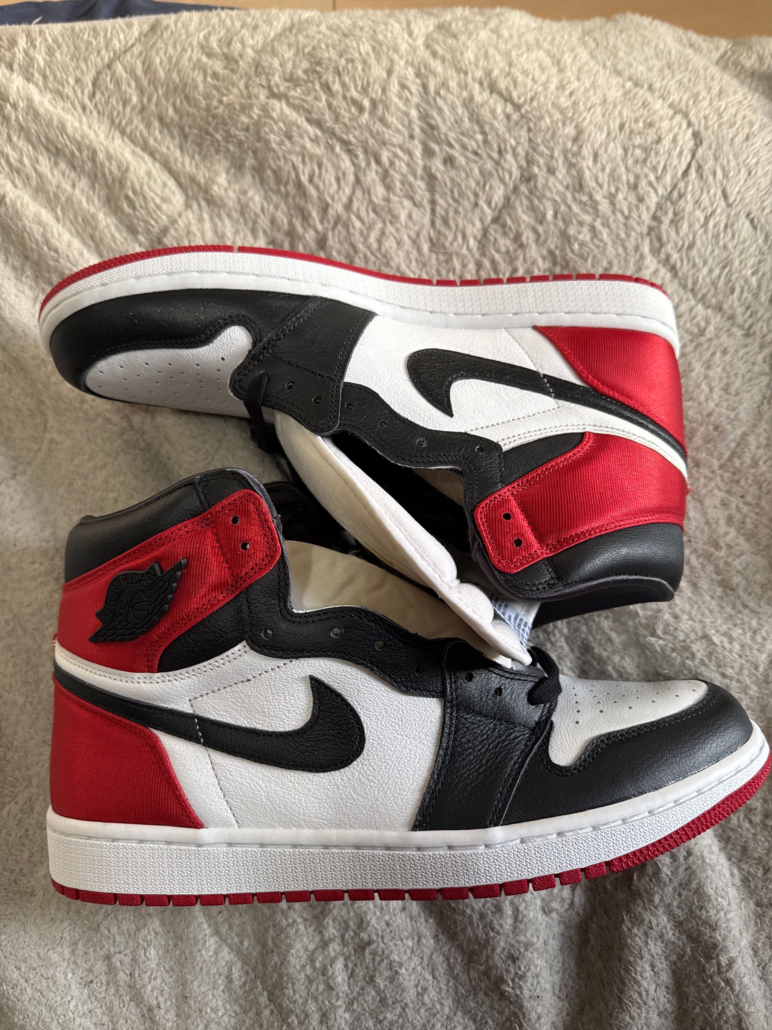 Nike Women's Air Jordan 1 Retro High "Satin Black Toe"