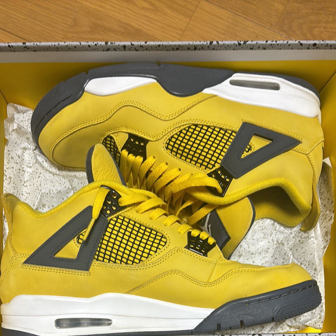 Nike Air Jordan 4 "Tour Yellow"