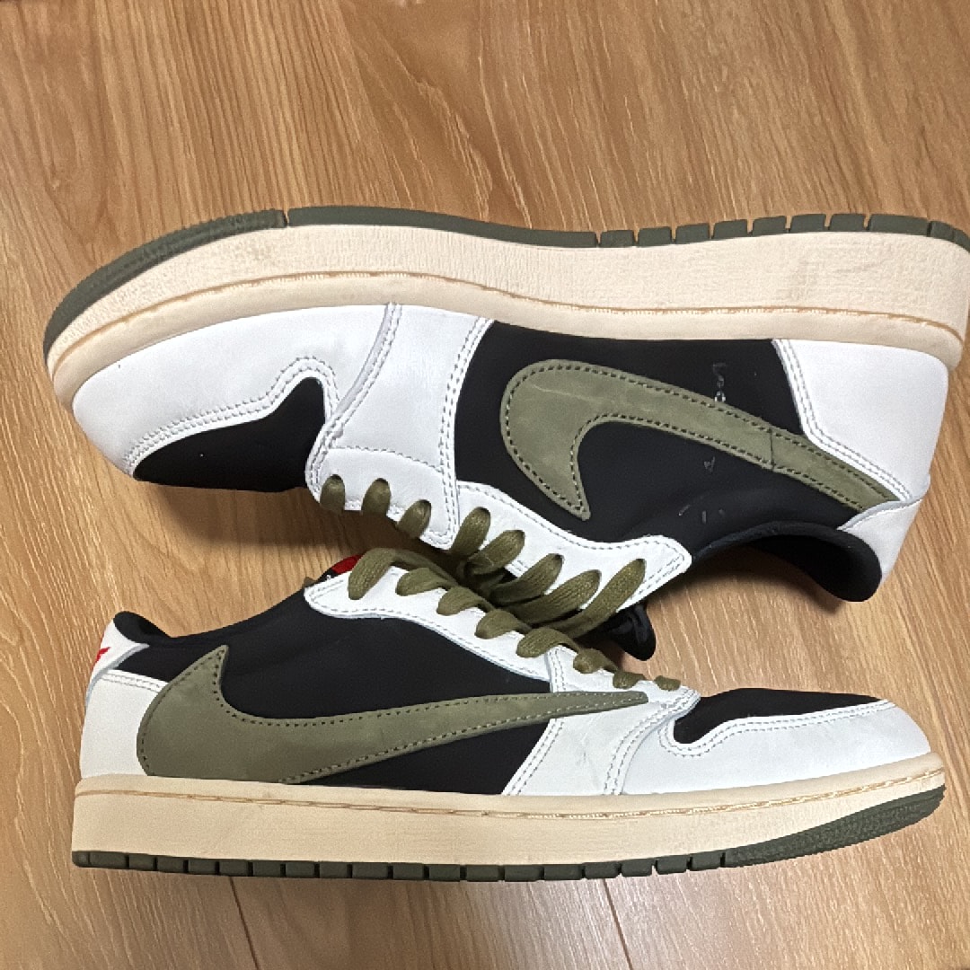 トラヴィススコット × ナイキ ウィメンズ エアジョーダン1 ロー OG "ミディアム オリーブ"