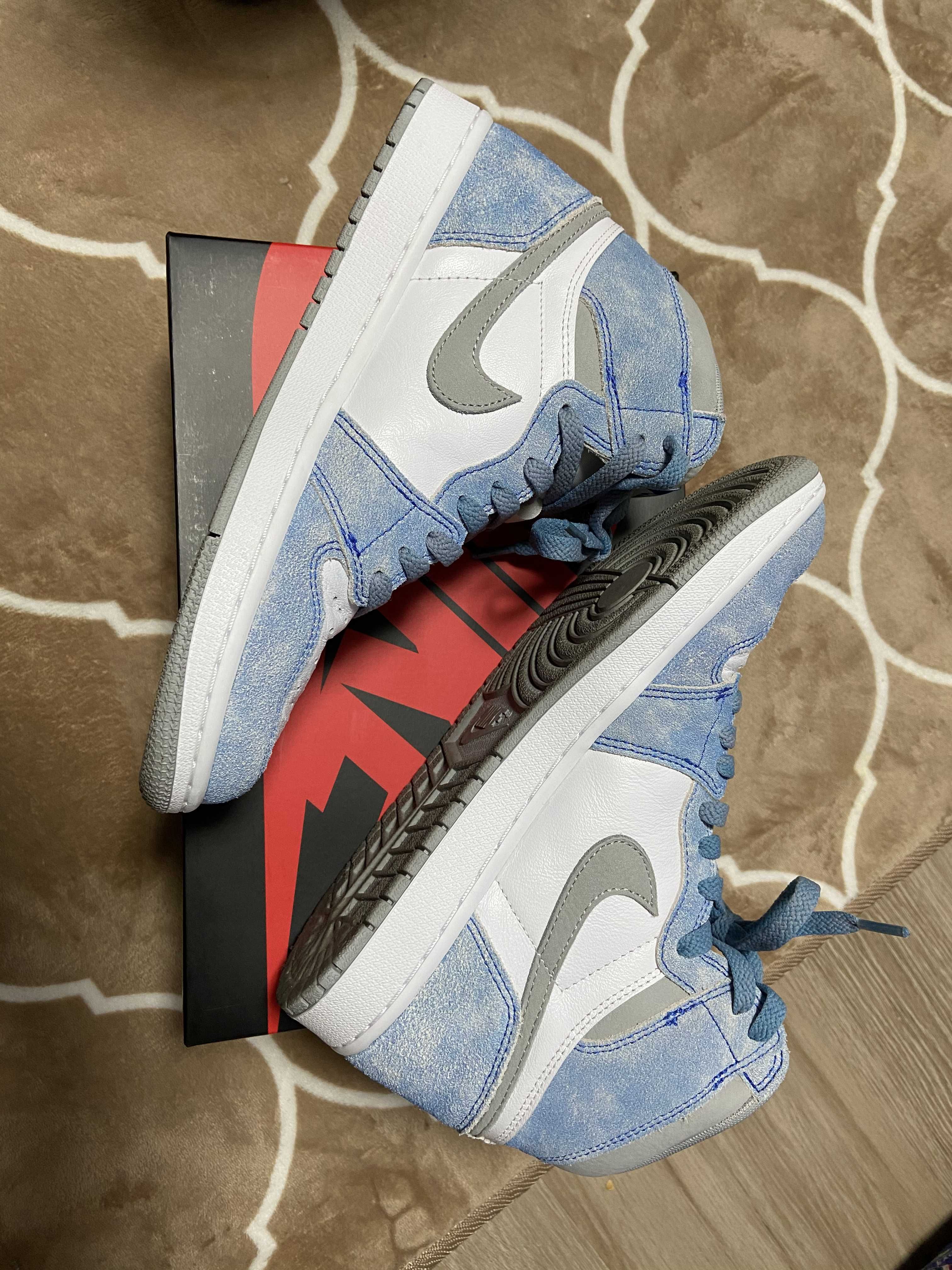 Nike Air Jordan 1 High OG "Hyper Royal"