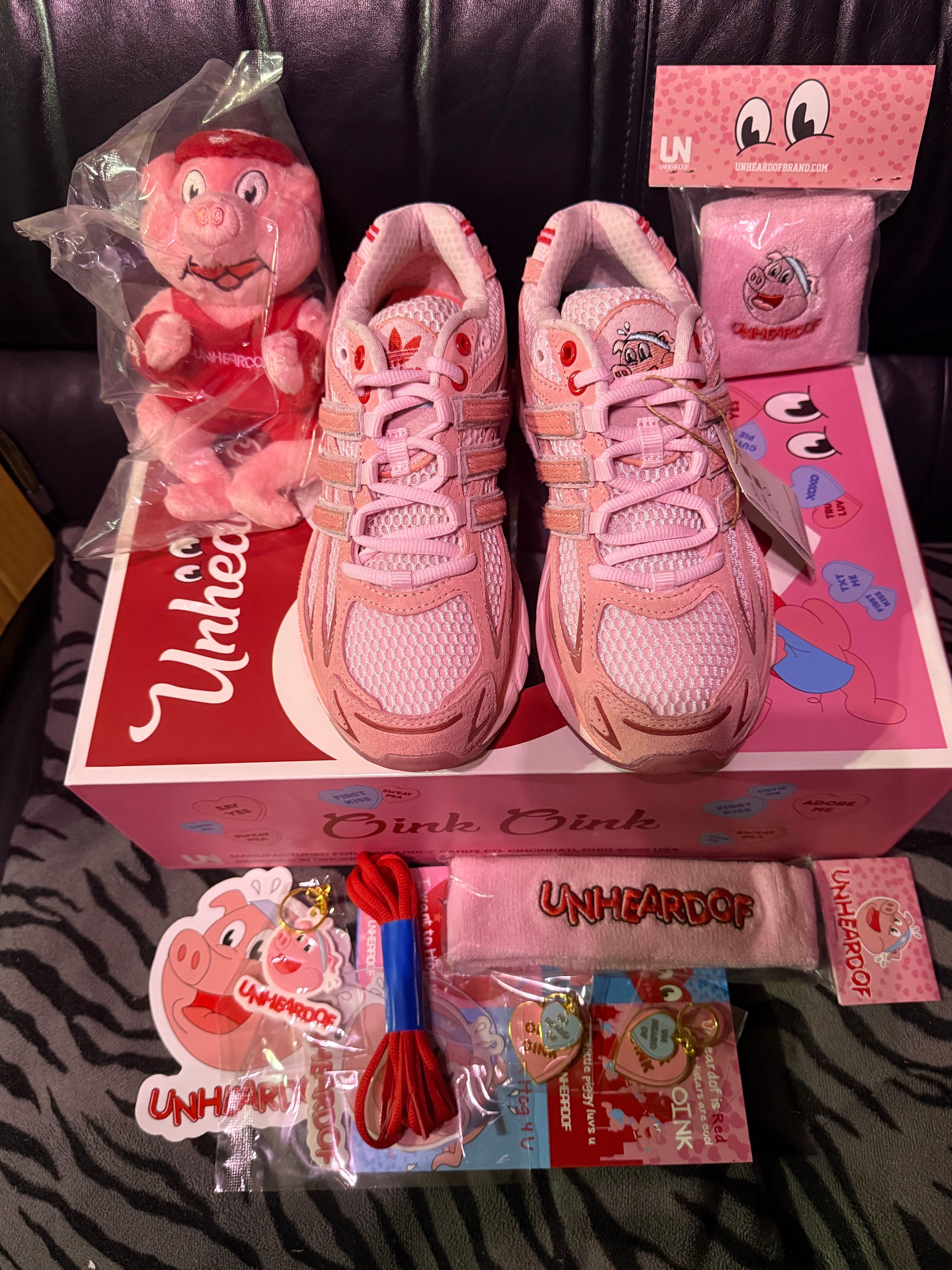 Unheardof × adidas Adistar Cushion 3 "Captain Piggy"