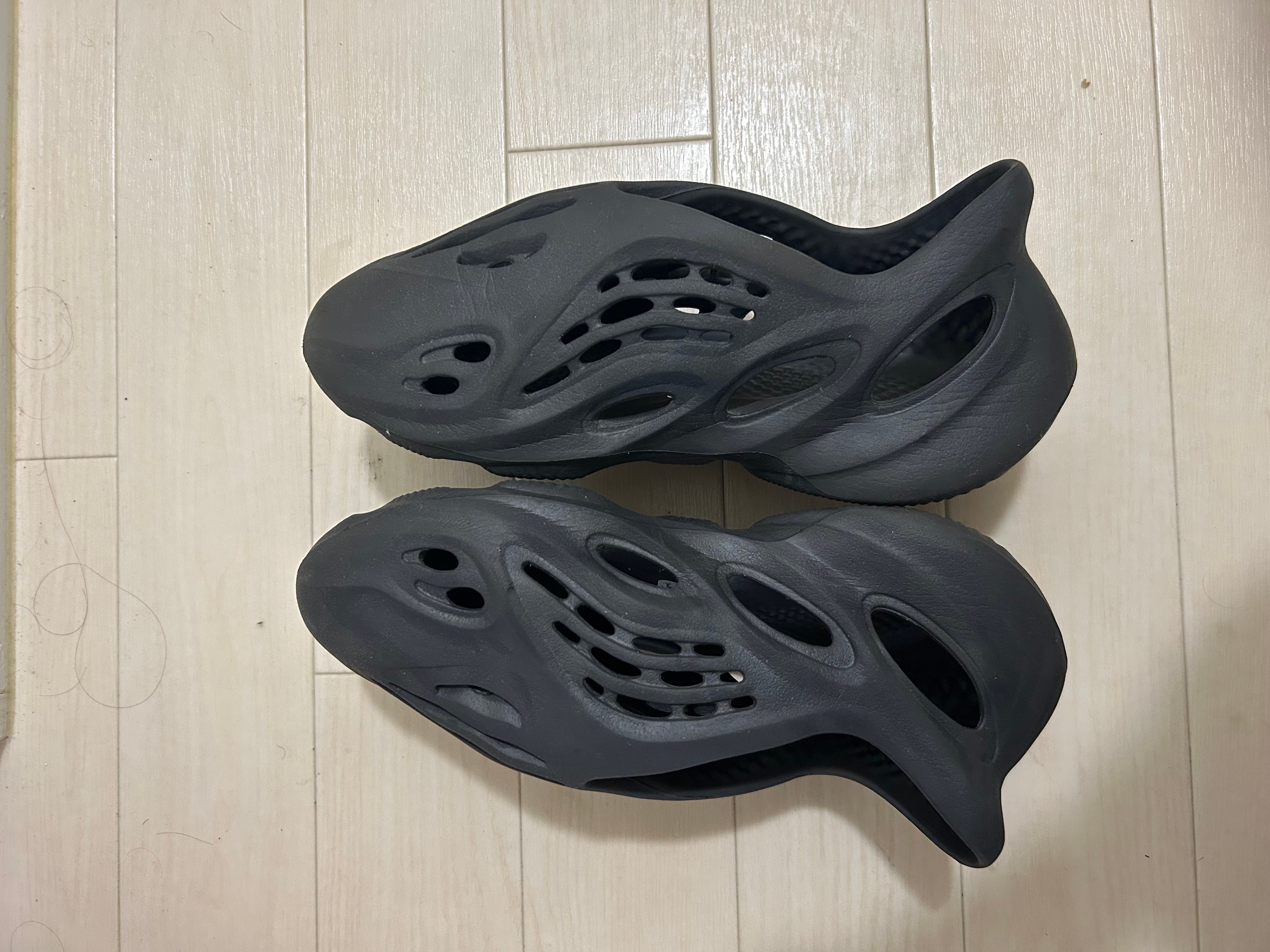 adidas YEEZY Foam Runner "Onyx"