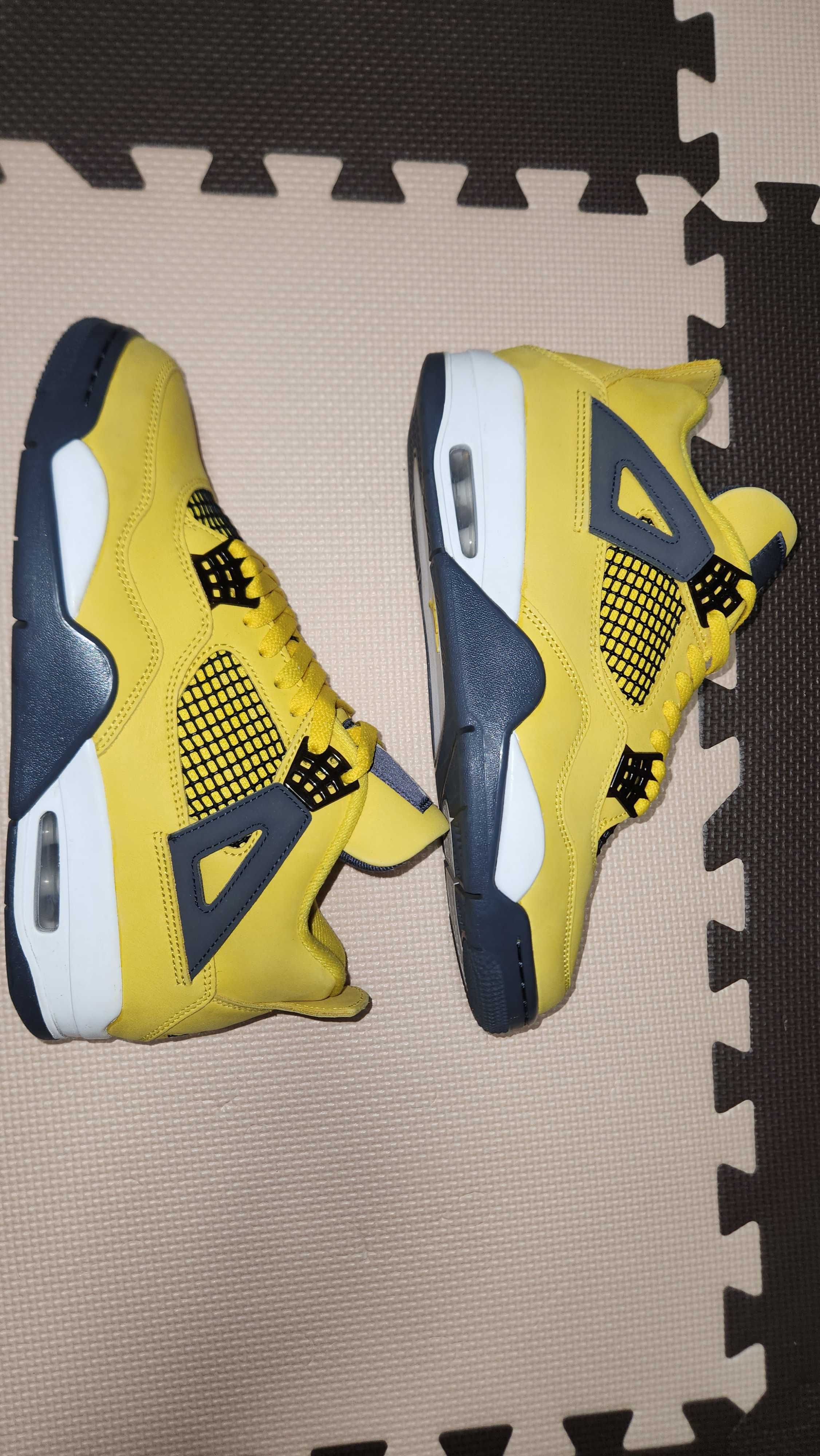 Nike Air Jordan 4 "Tour Yellow"