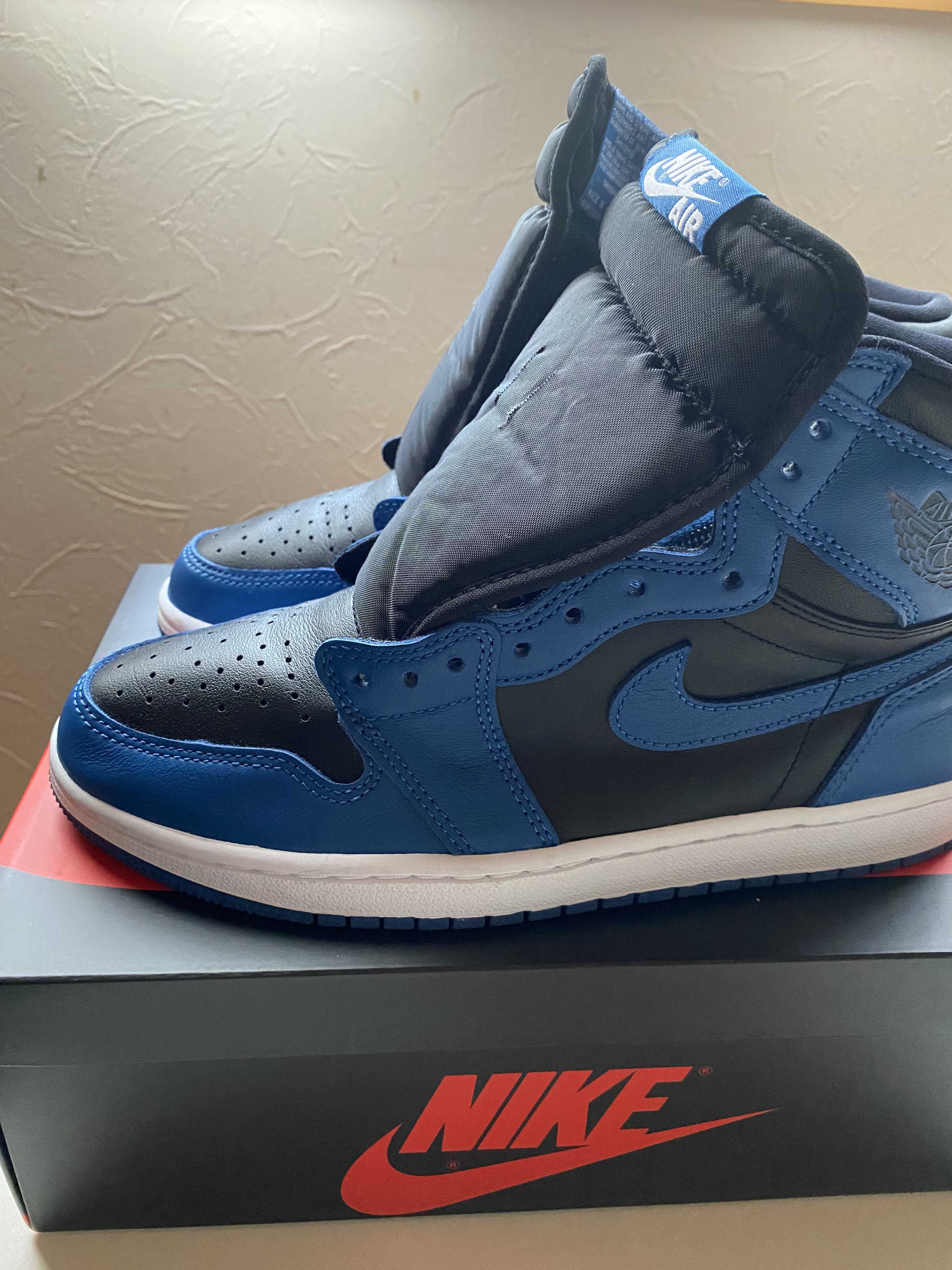 Nike Air Jordan 1 Retro High OG "Dark Marina Blue"