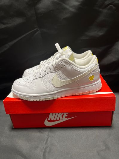 Nike WMNS Dunk Low
