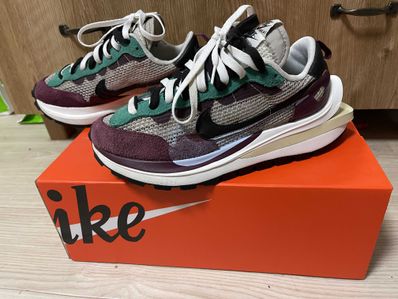 sacai × Nike Vapor Waffle "String/Red/Green"